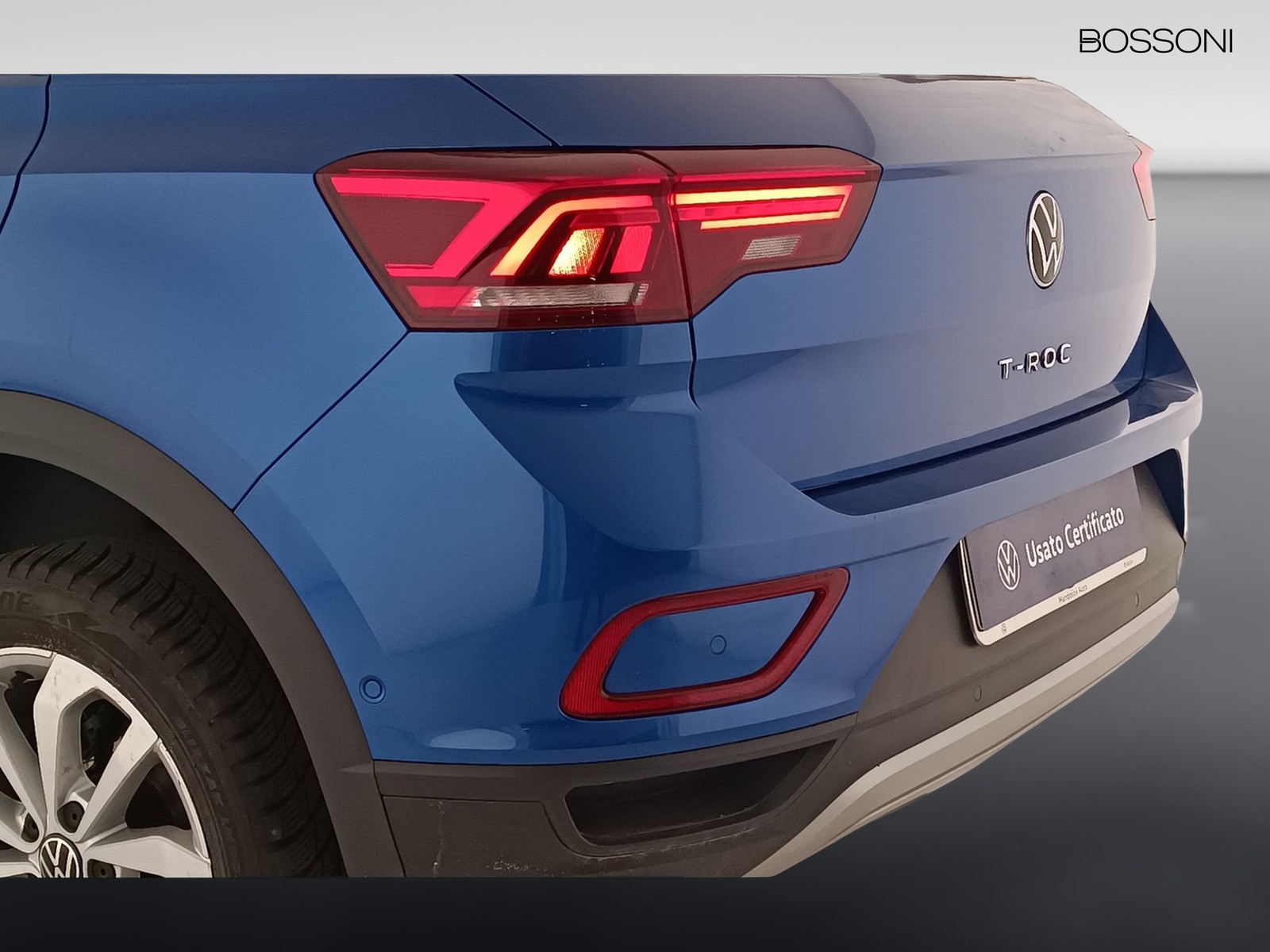 12 - Volkswagen T-Roc 1.0 tsi 110cv life