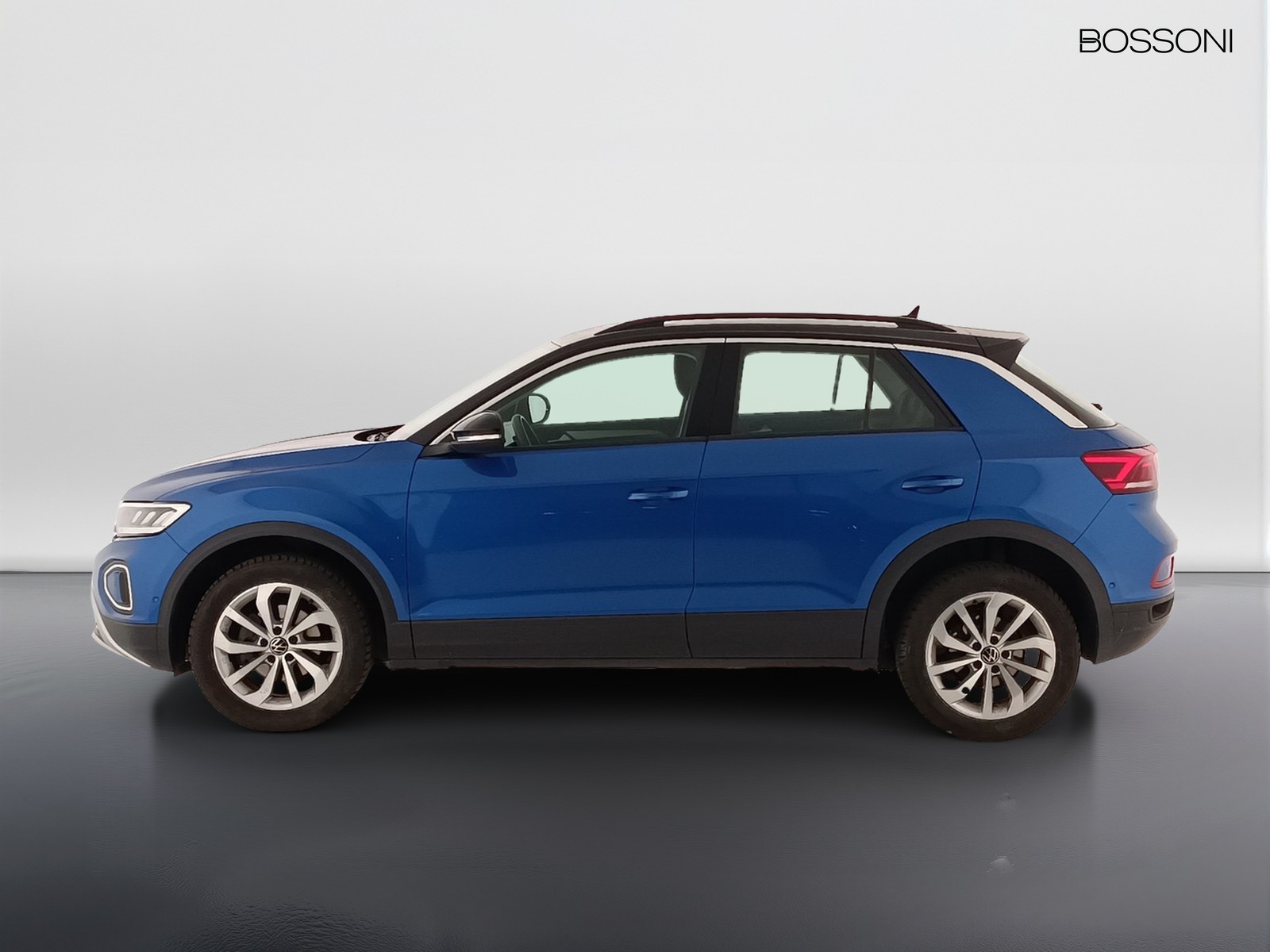 14 - Volkswagen T-Roc 1.0 tsi 110cv life