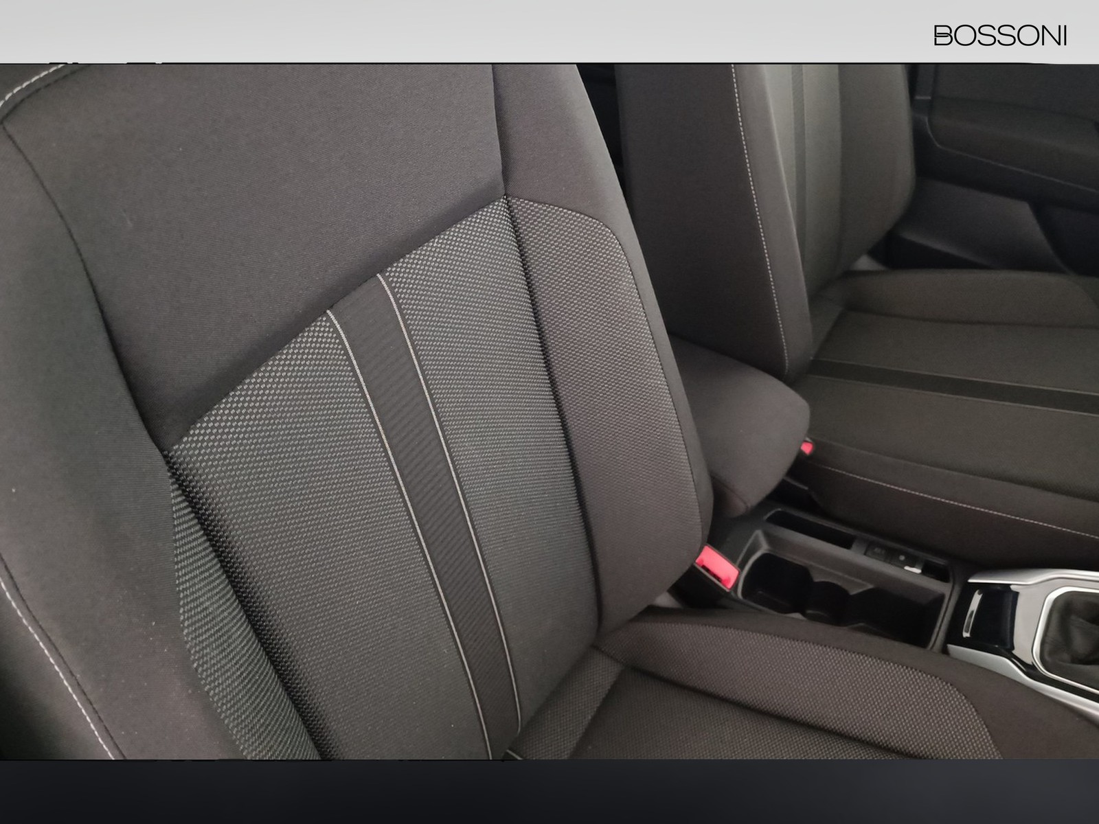 22 - Volkswagen T-Roc 1.0 tsi 110cv life
