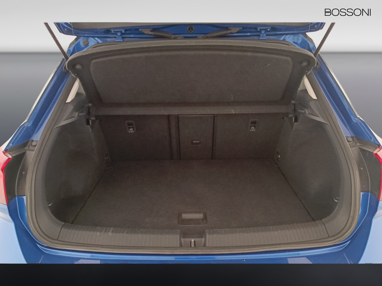24 - Volkswagen T-Roc 1.0 tsi 110cv life