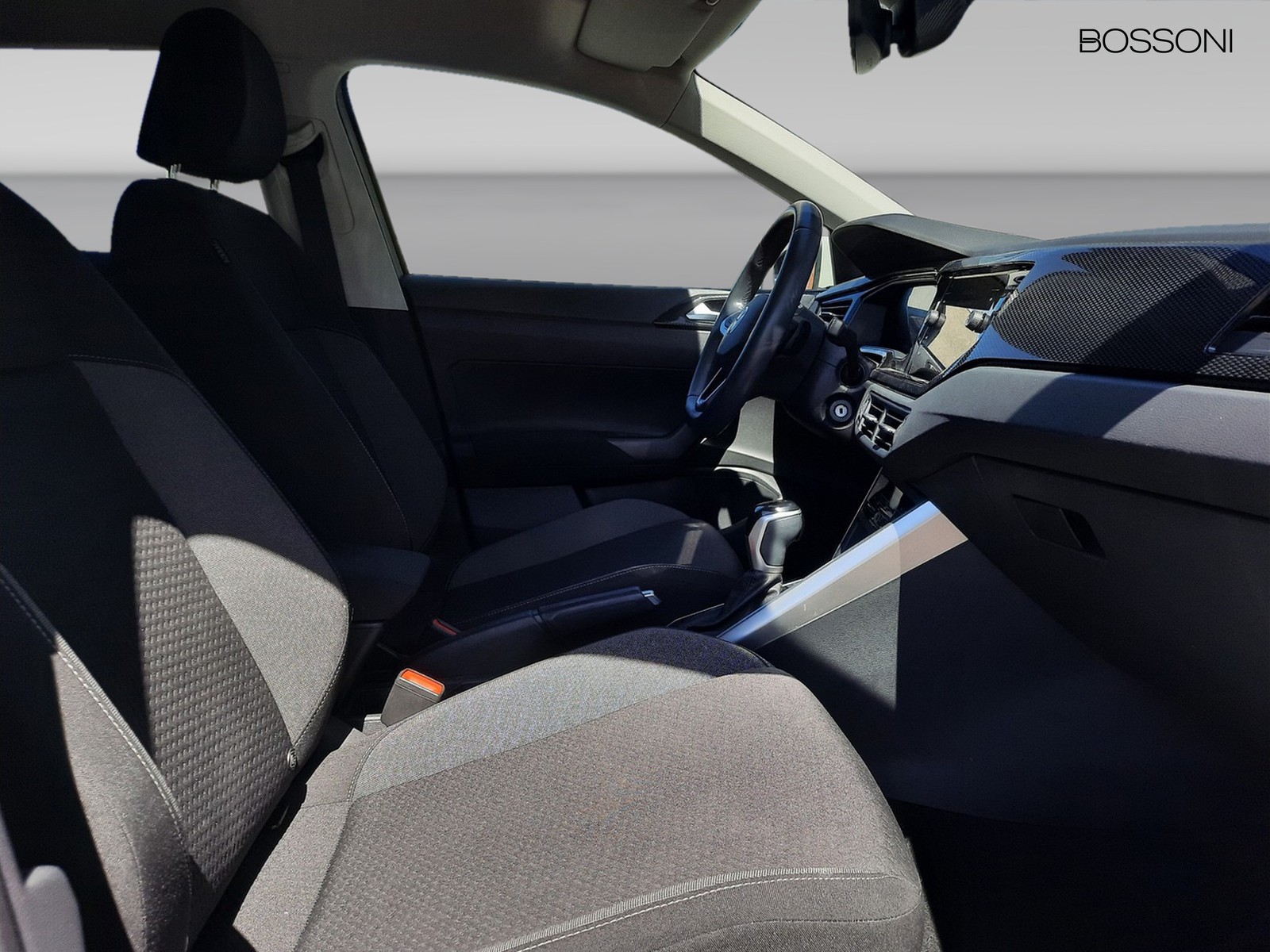 9 - Volkswagen Polo 1.0 tsi 95cv life dsg