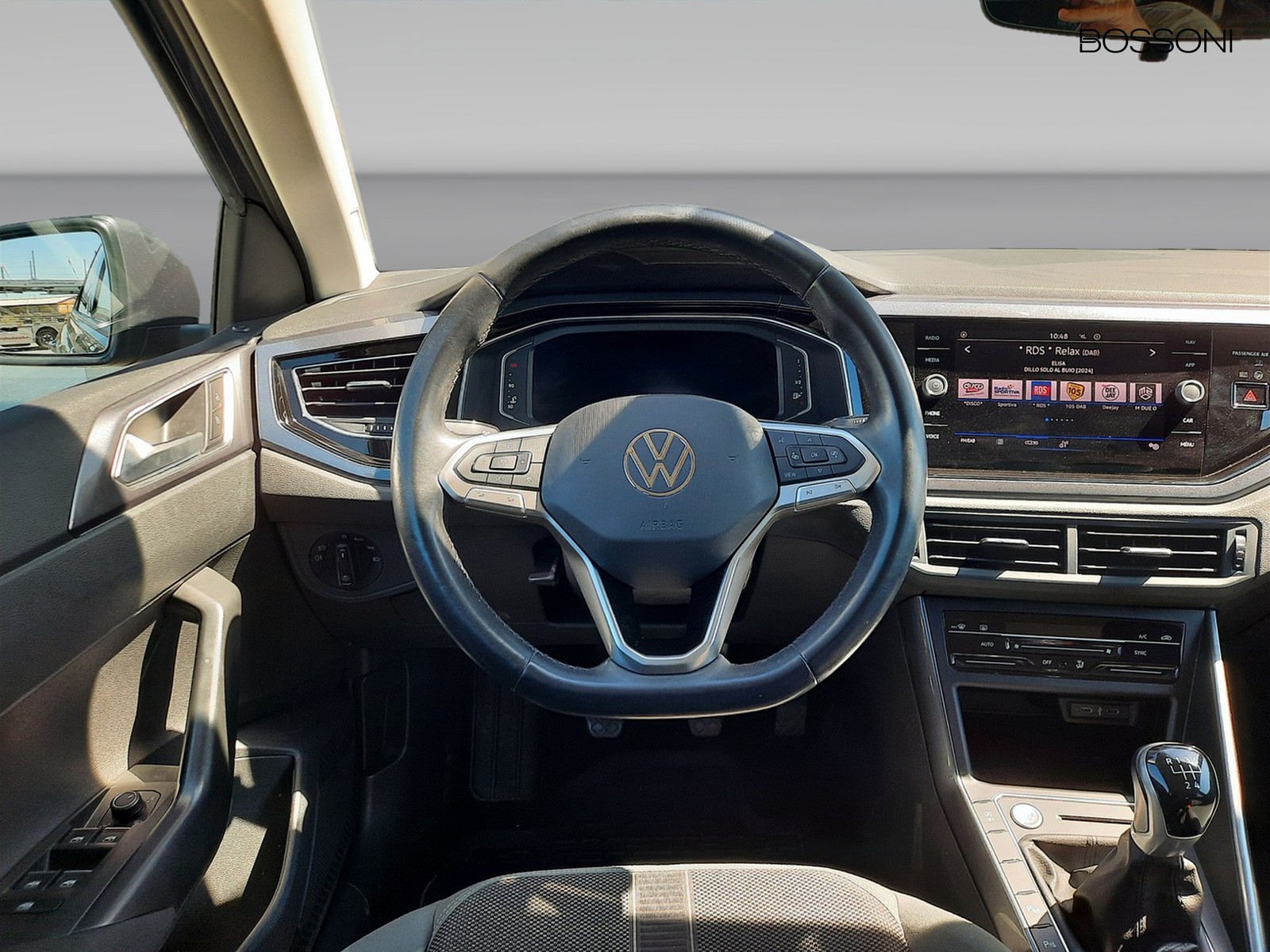 8 - Volkswagen Polo 1.0 tsi 95cv style