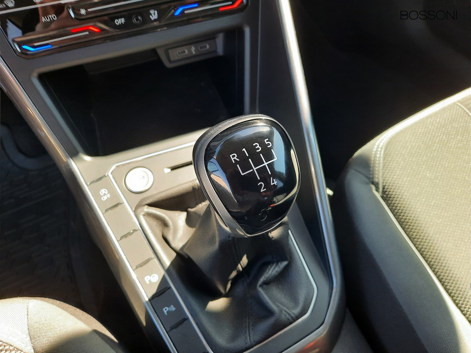 11 - Volkswagen Polo 1.0 tsi 95cv style