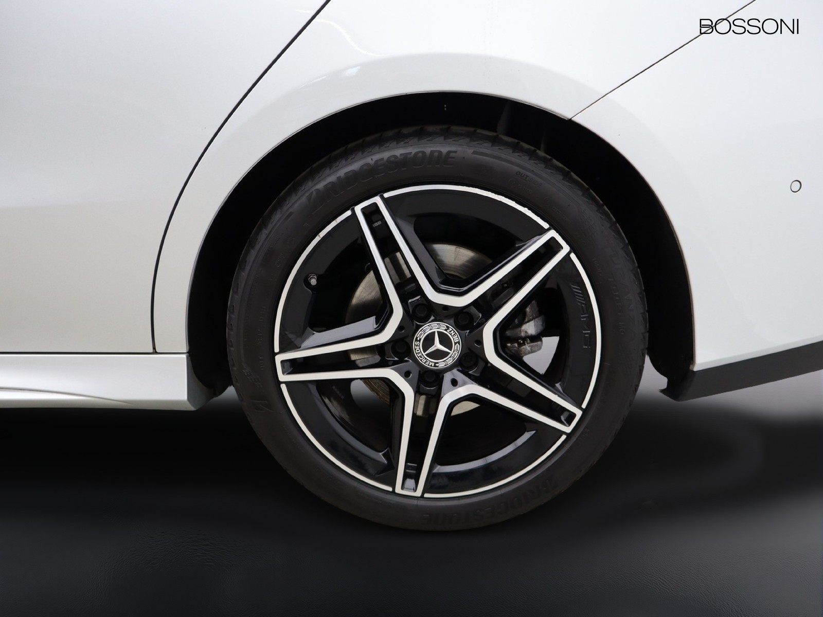 4 - Mercedes CLA shooting brake 200 d amg line premium 8g-dct