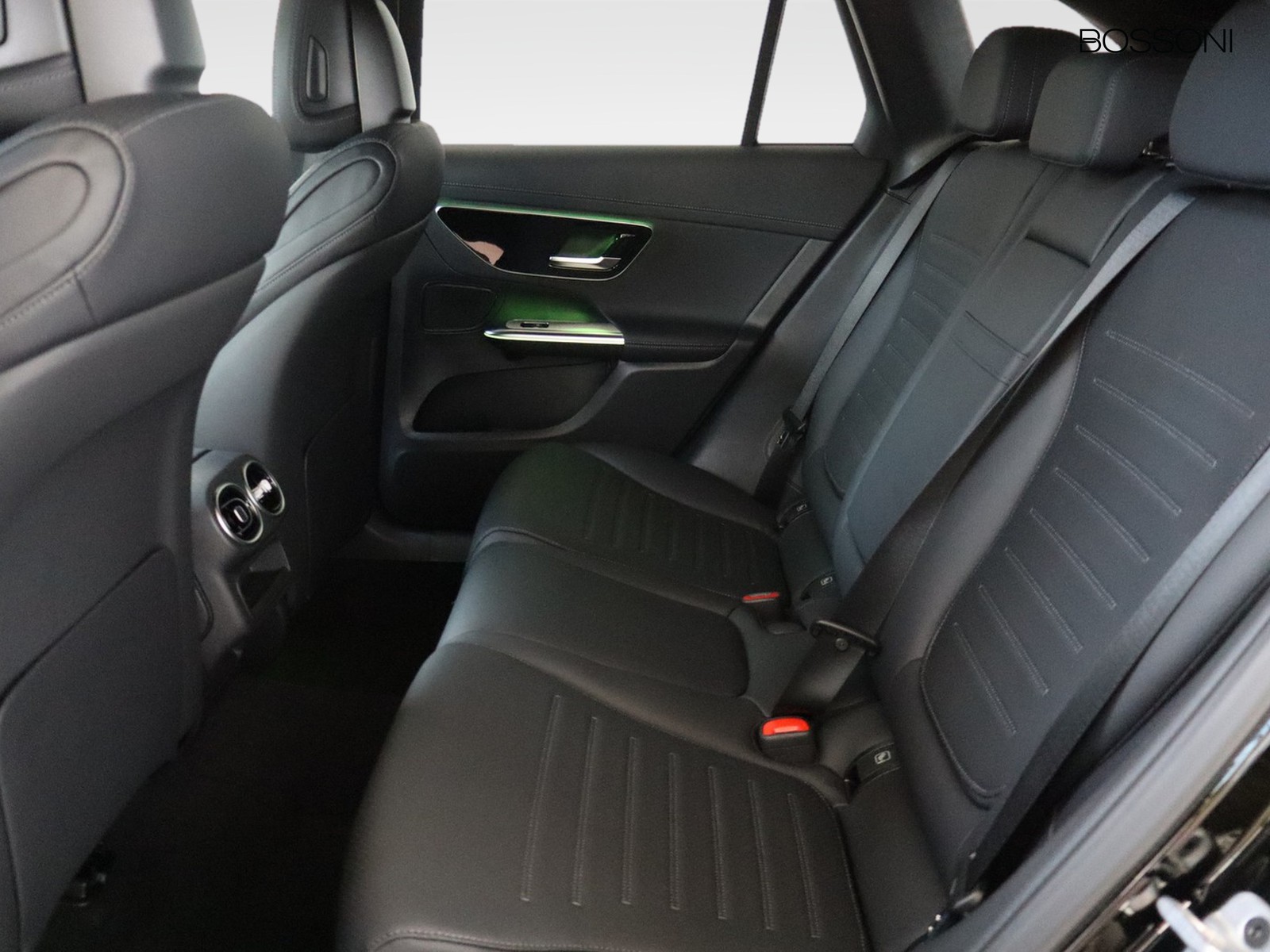 8 - Mercedes GLC suv 220 d amg line premium 4matic 9g-tronic