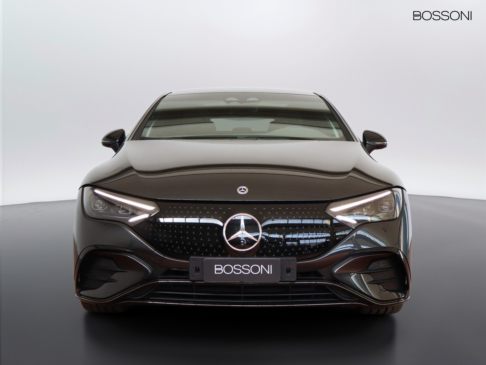2 - Mercedes EQE 350 premium night edition 4matic
