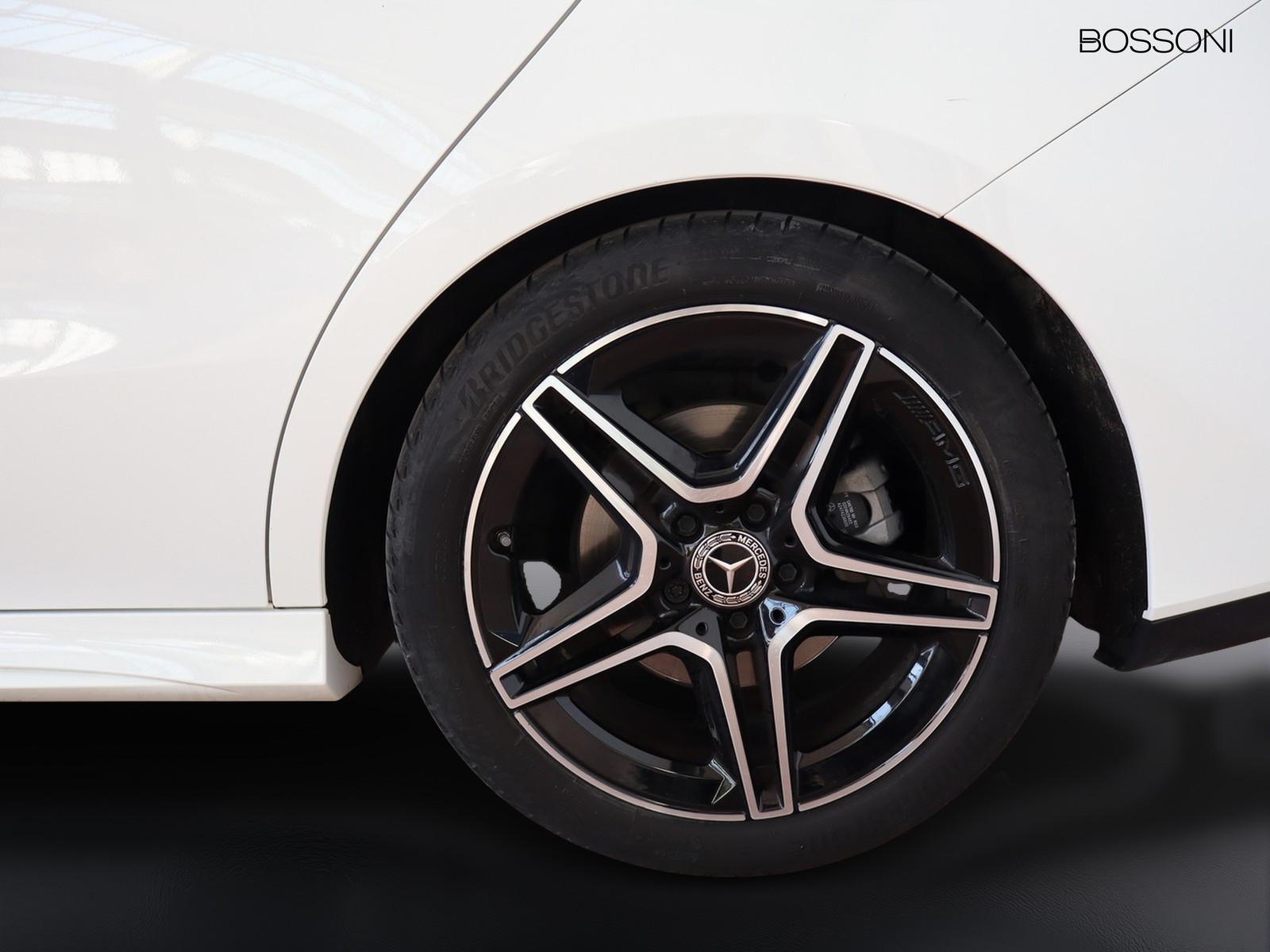 4 - Mercedes CLA shooting brake 180 d premium 8g-dct