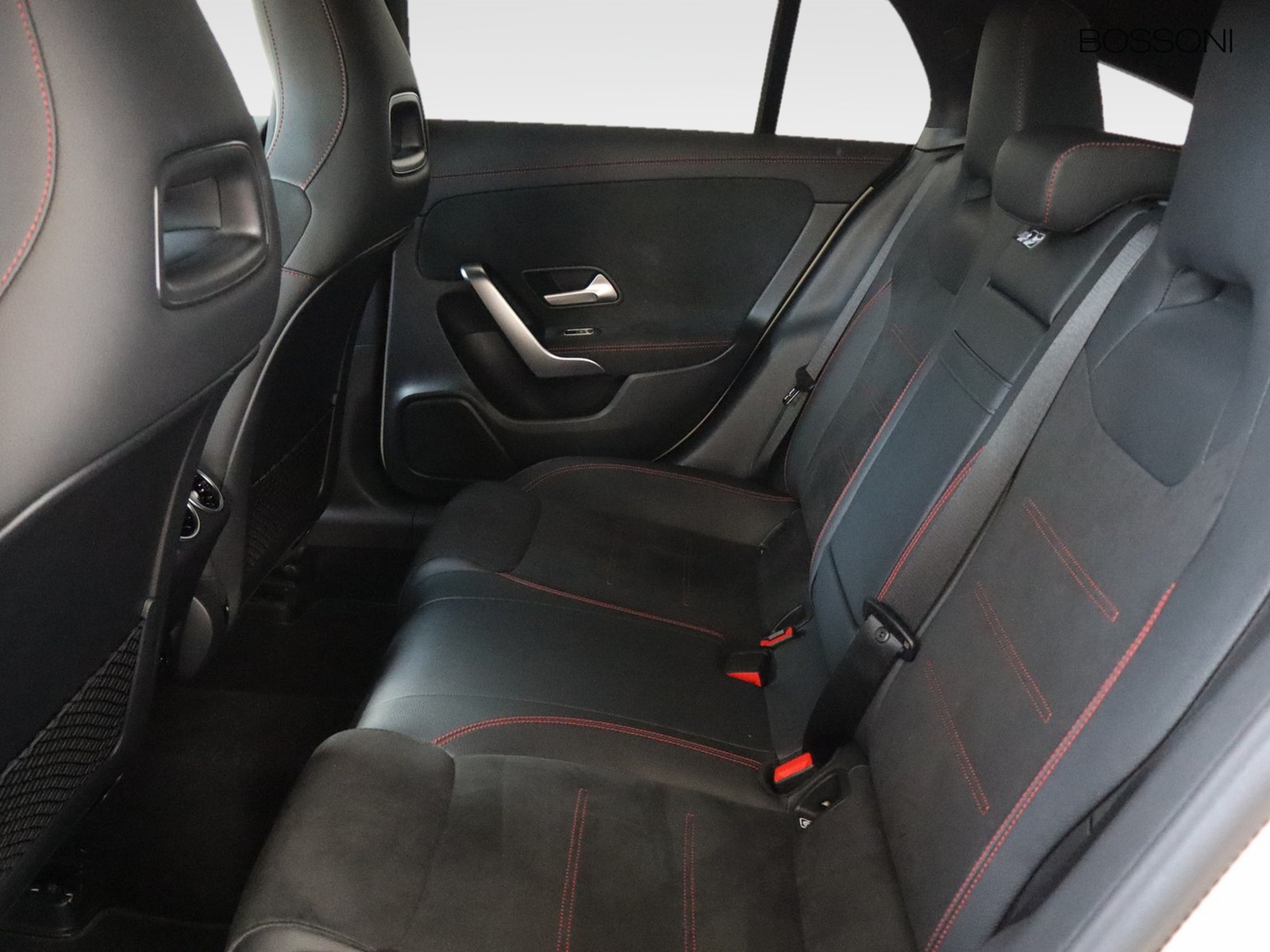 8 - Mercedes CLA shooting brake 180 d premium 8g-dct