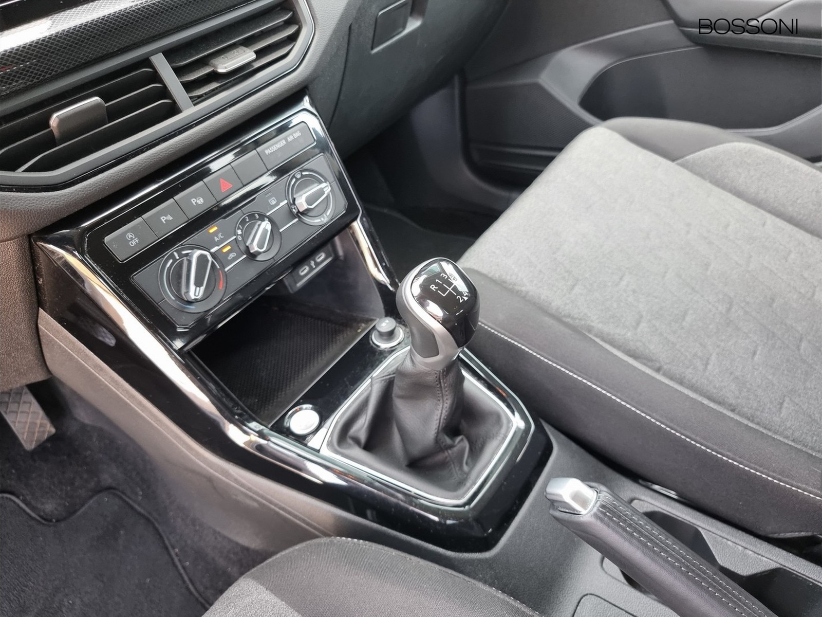 8 - Volkswagen T-Cross 1.0 tsi 95cv edition plus