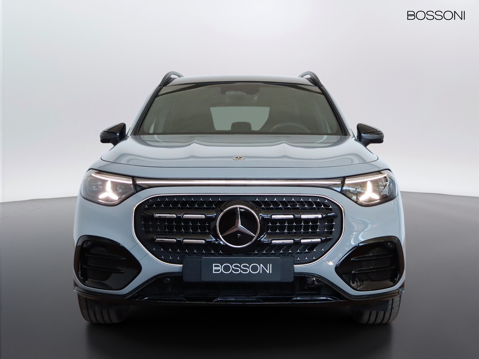 2 - Mercedes GLB 200 advanced plus 4matic 8g-edct