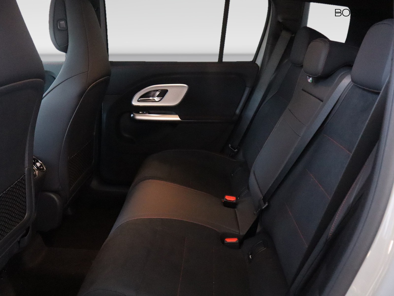 8 - Mercedes GLB 200 advanced plus 4matic 8g-edct