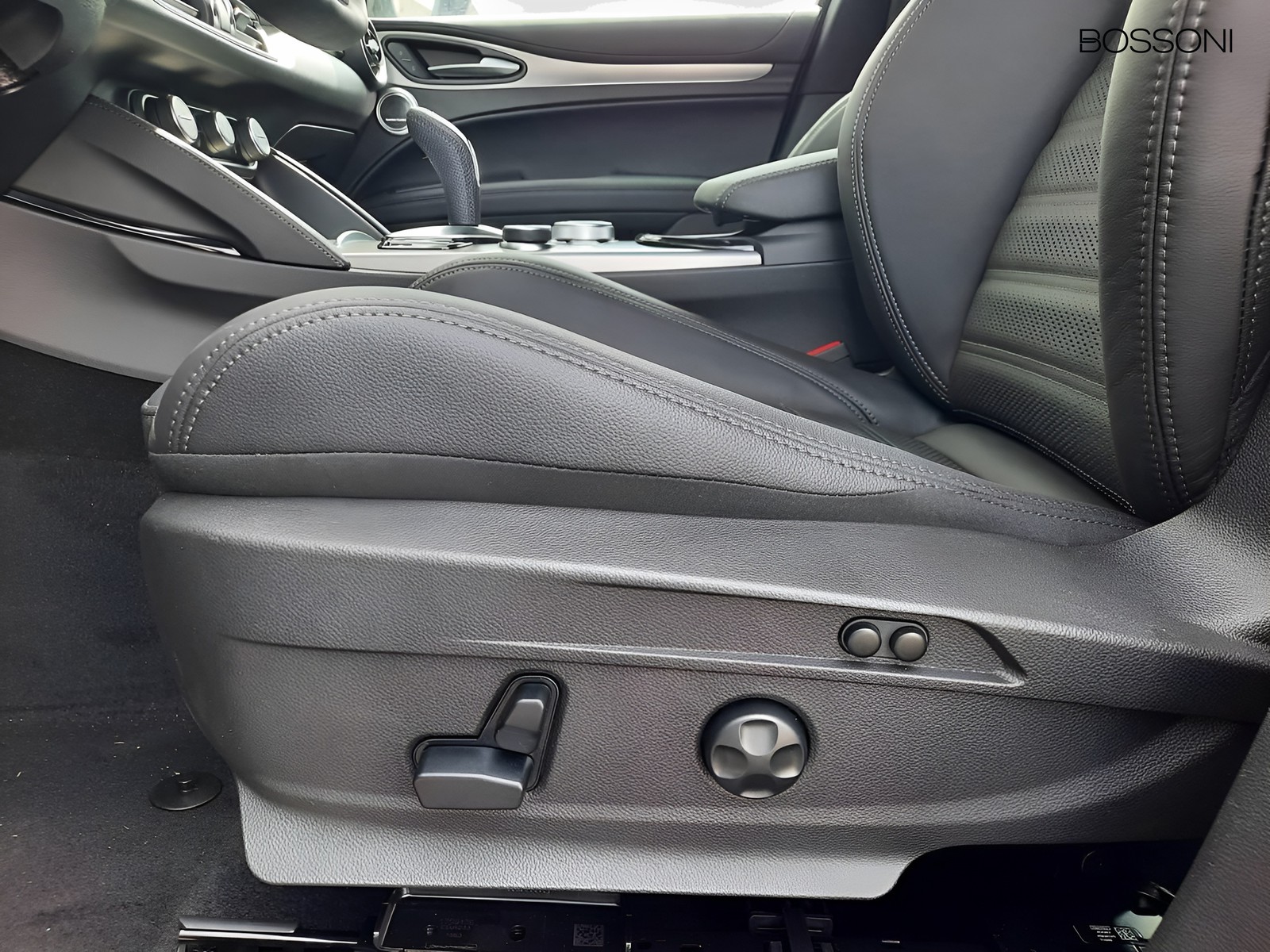 22 - Alfa Romeo Stelvio 2.2 turbo 210cv veloce q4 at8