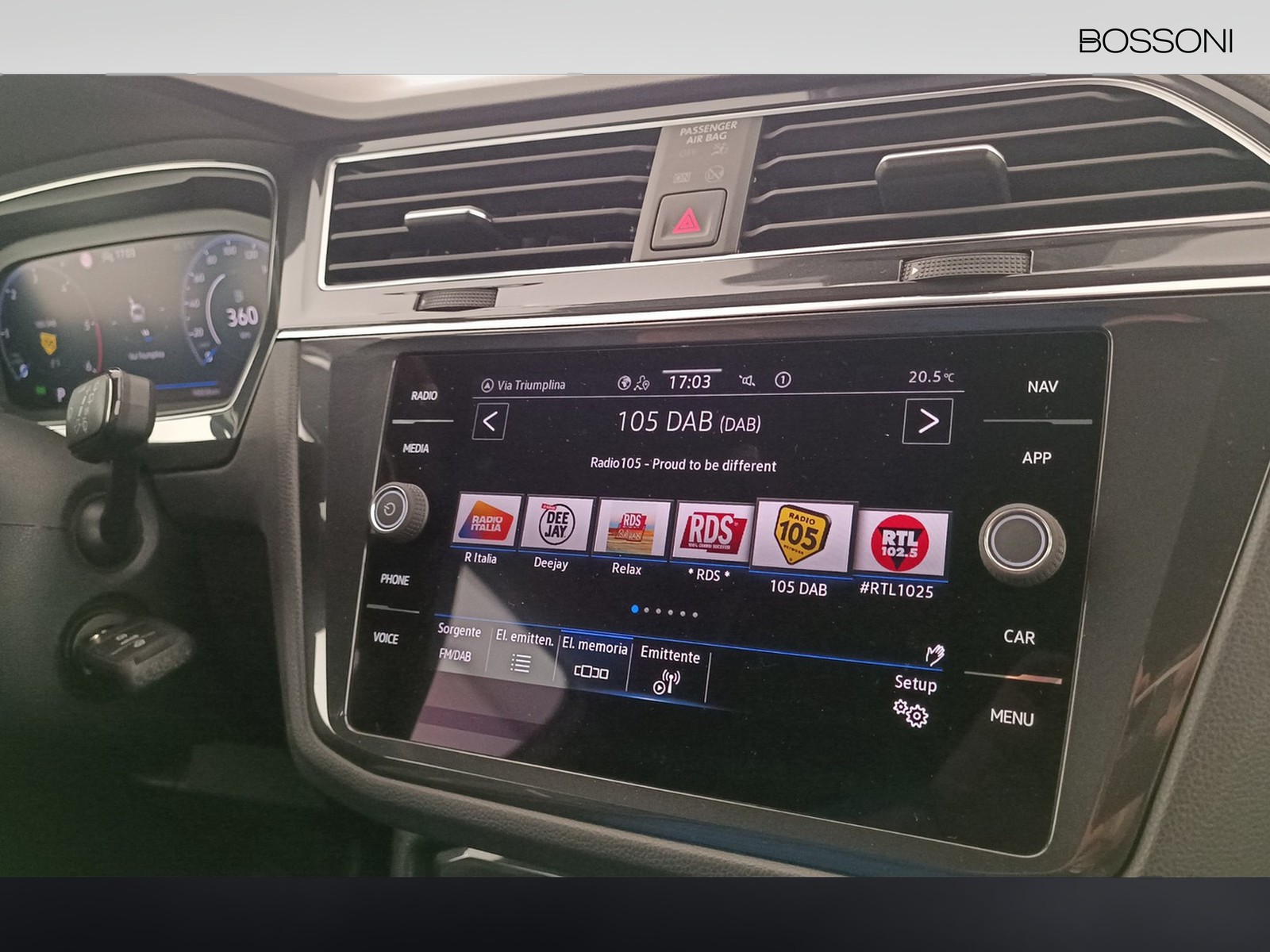 14 - Volkswagen Tiguan 2.0 tdi scr 150cv r-line dsg