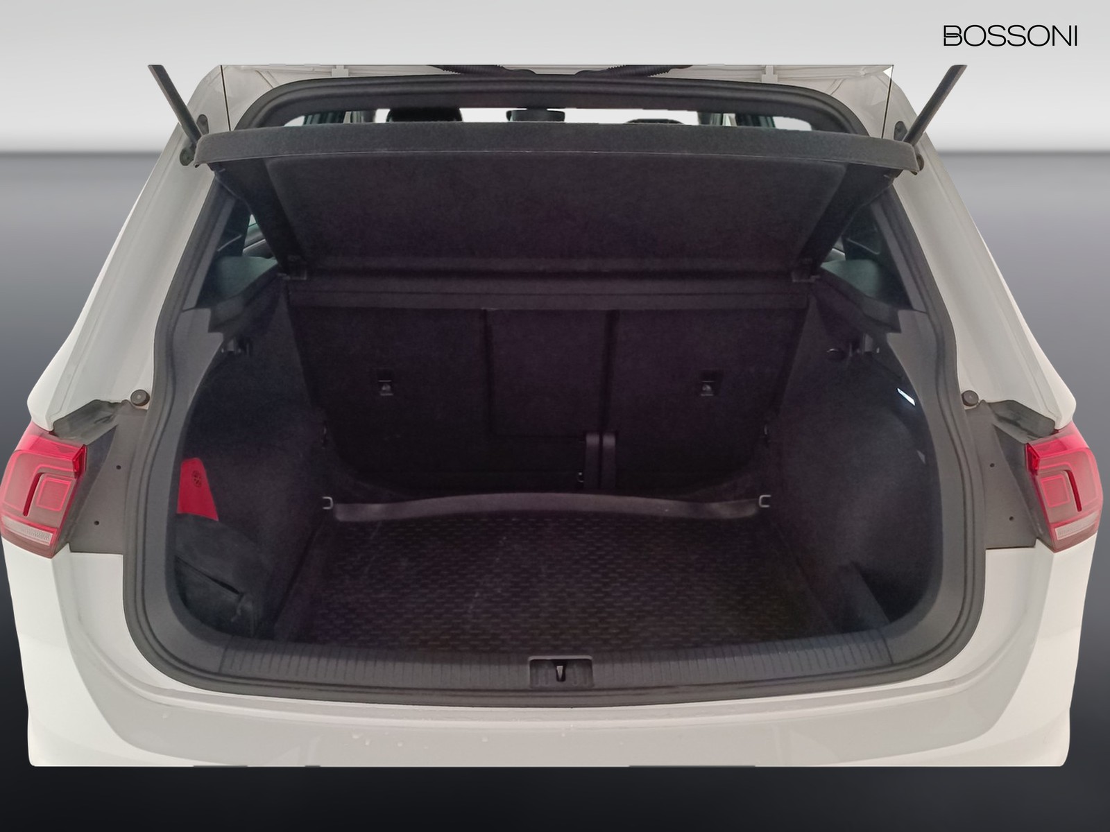 17 - Volkswagen Tiguan 2.0 tdi scr 150cv r-line dsg