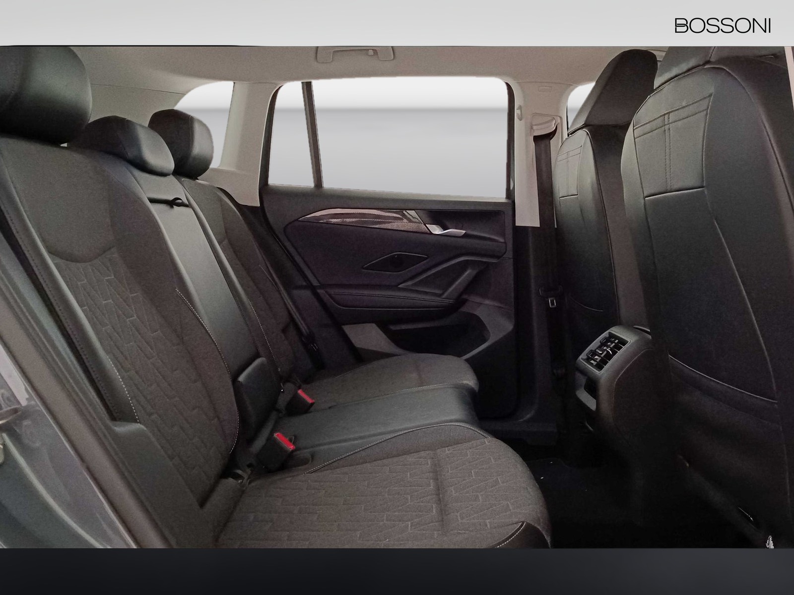 9 - Volkswagen Tiguan 2.0 tdi scr 150cv life dsg