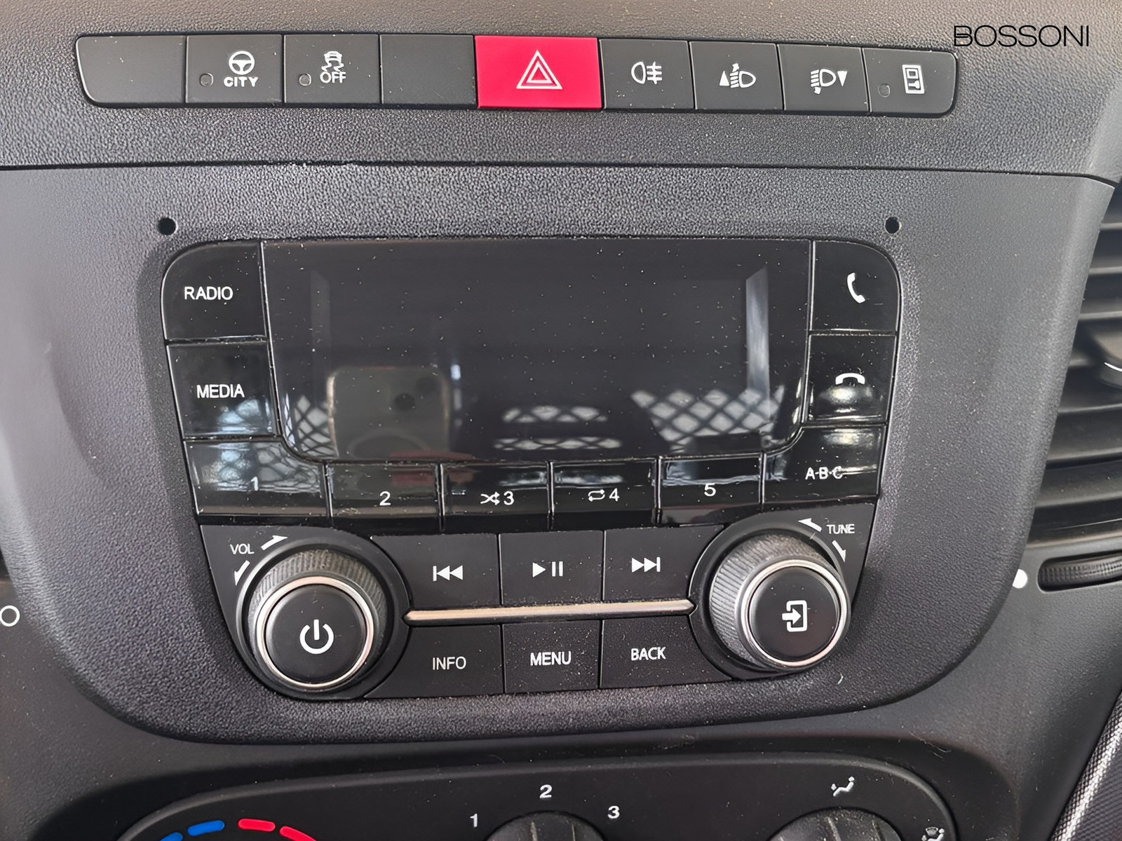 6 - Iveco Daily 35 c12 3000 cab.