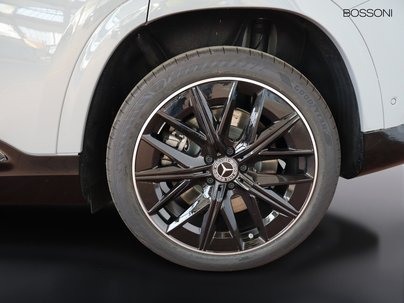 4 - Mercedes GLB eq 350 premium 4matic