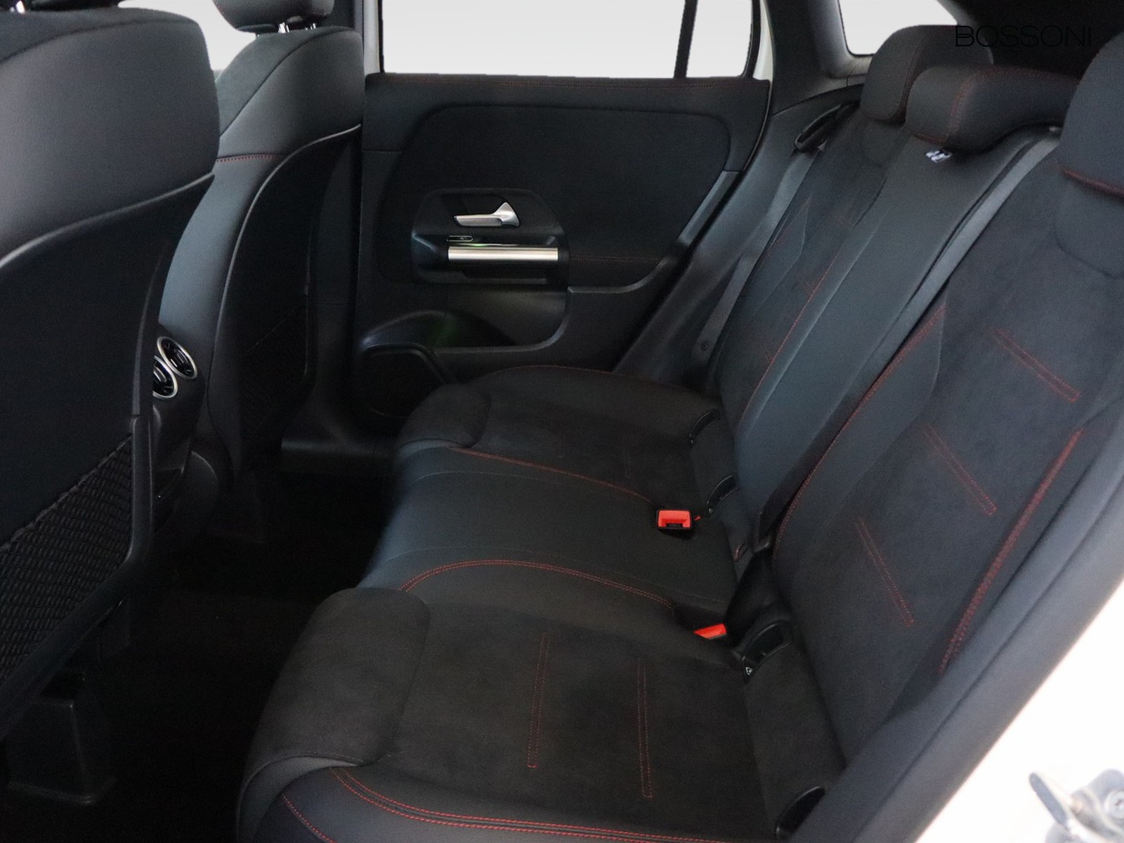 8 - Mercedes GLA 250 e plug-in-hybrid amg line extra 8g-dct