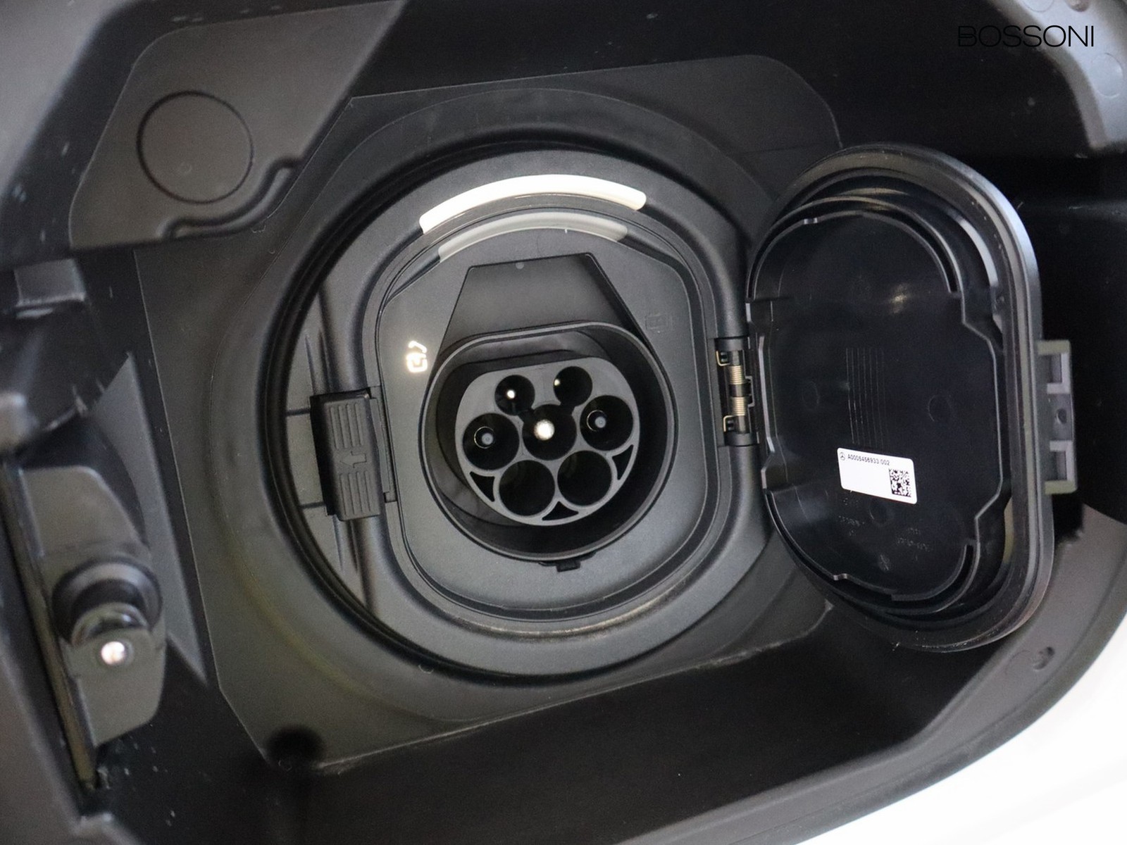 18 - Mercedes GLA 250 e plug-in-hybrid amg line extra 8g-dct