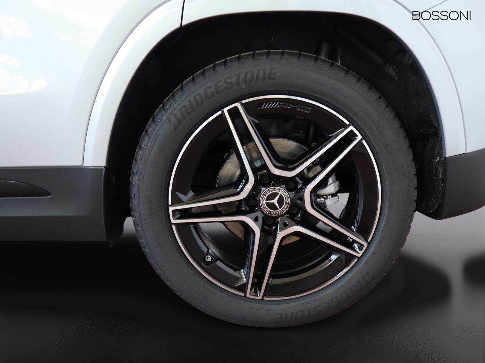 4 - Mercedes GLA 200 d amg line extra 8g-dct