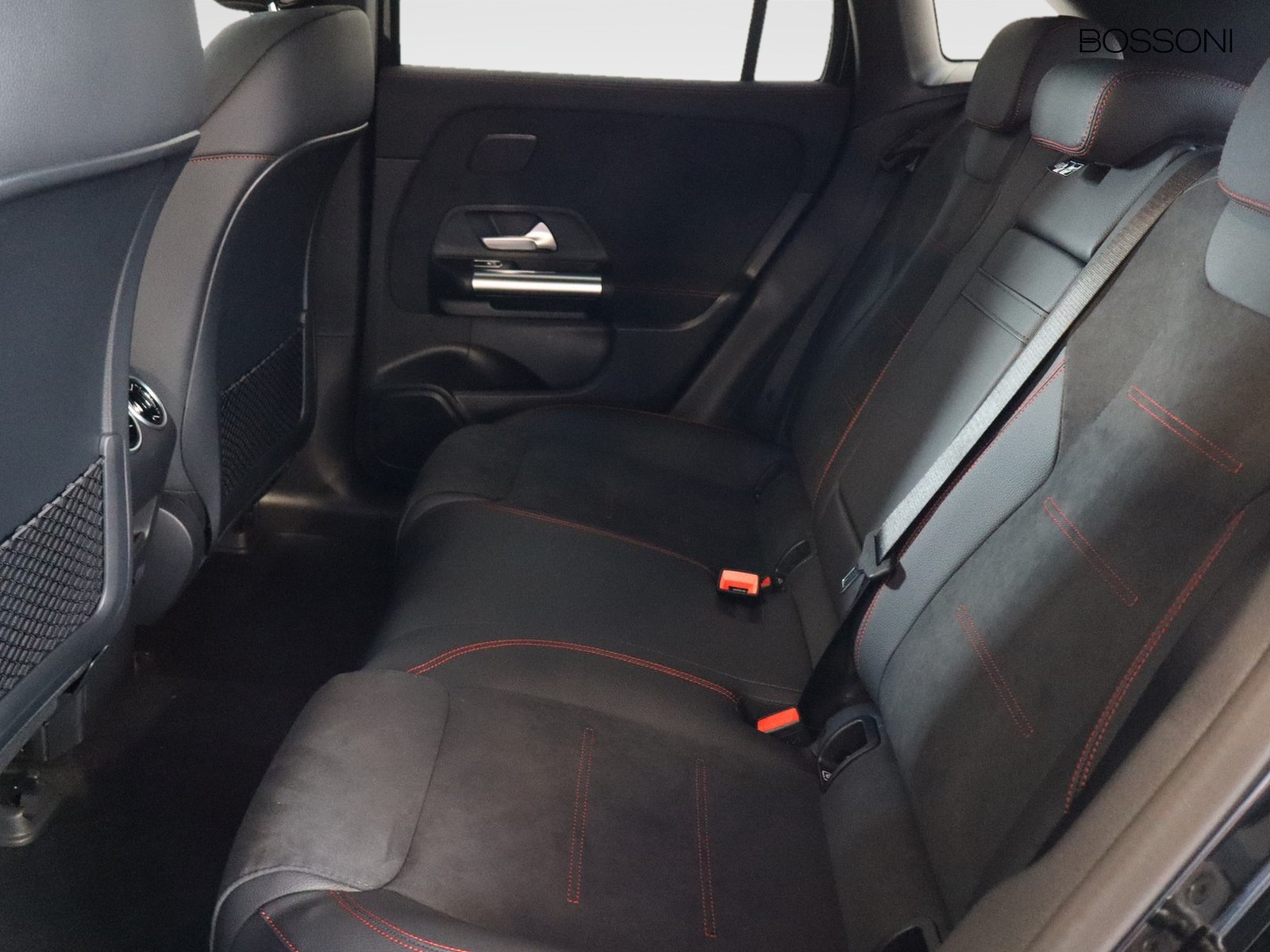 8 - Mercedes EQA 250+ amg line advanced plus