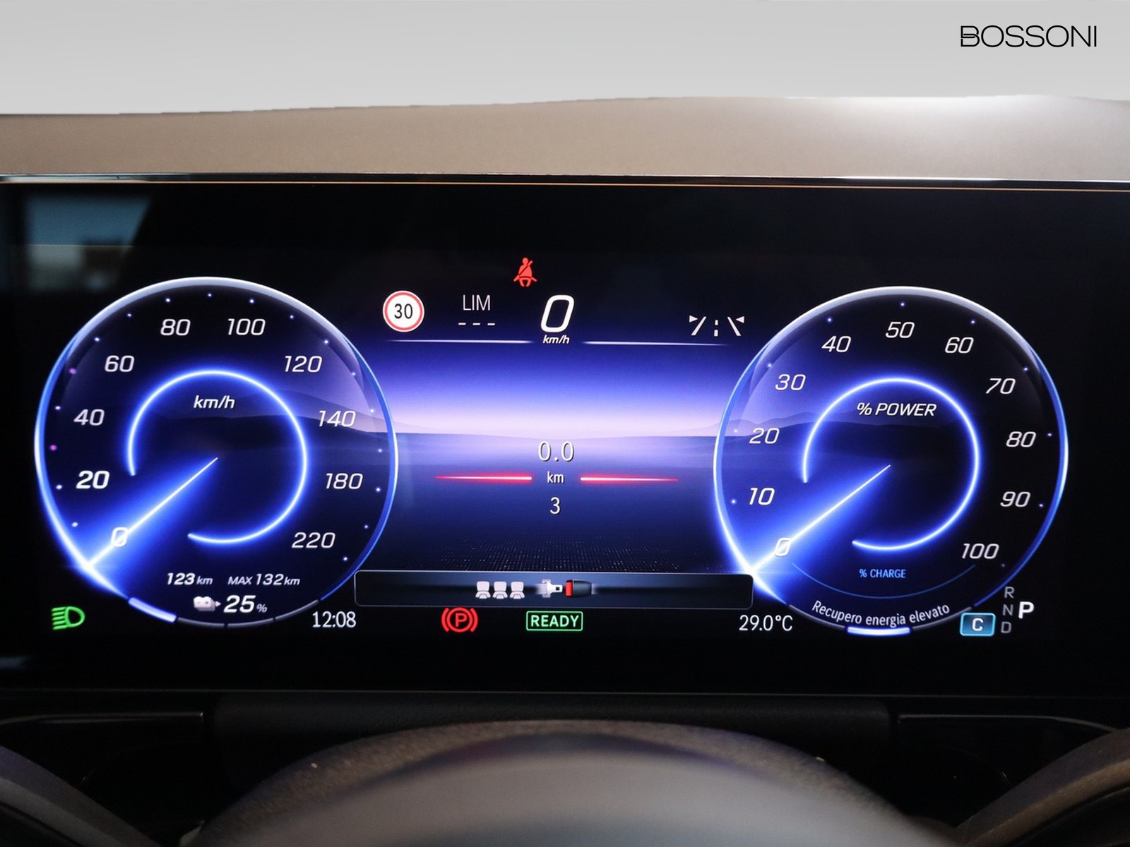 9 - Mercedes EQA 250+ amg line advanced plus