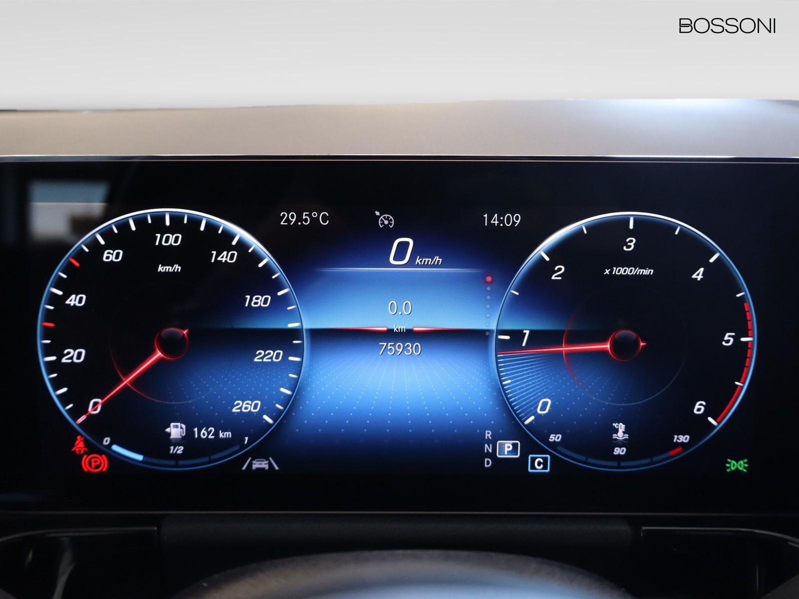 9 - Mercedes GLA 180 d premium 8g-dct