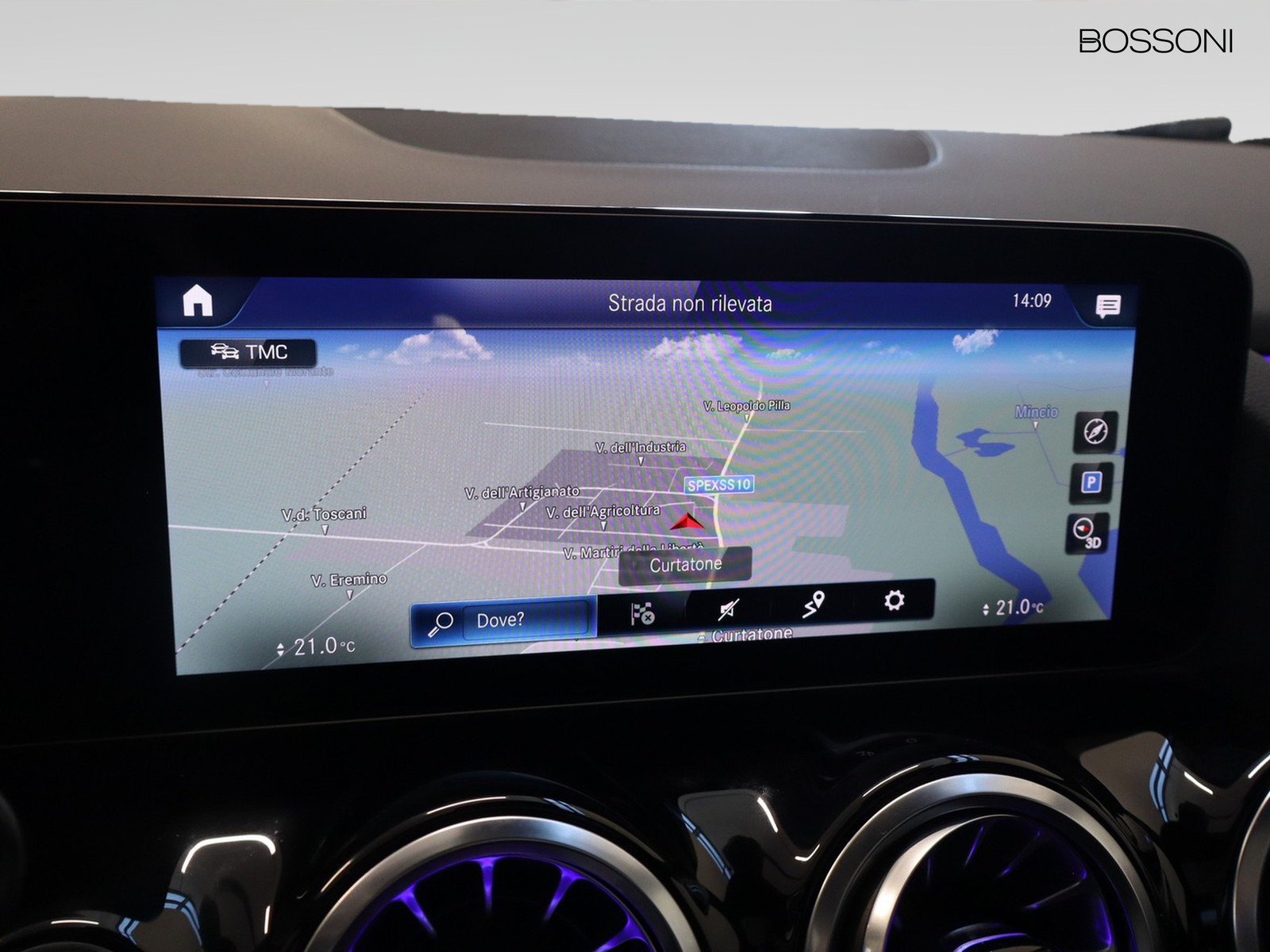10 - Mercedes GLA 180 d premium 8g-dct