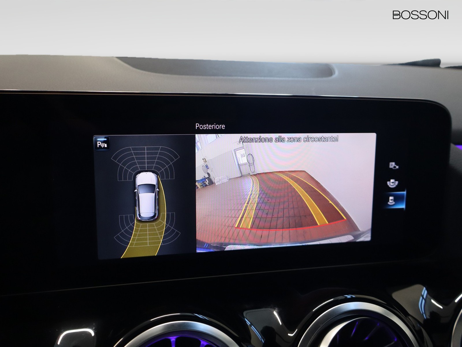 11 - Mercedes GLA 180 d premium 8g-dct