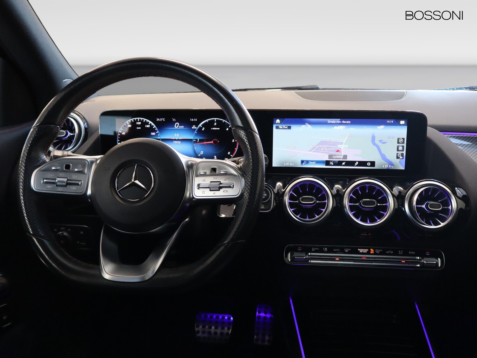 12 - Mercedes GLA 180 d premium 8g-dct