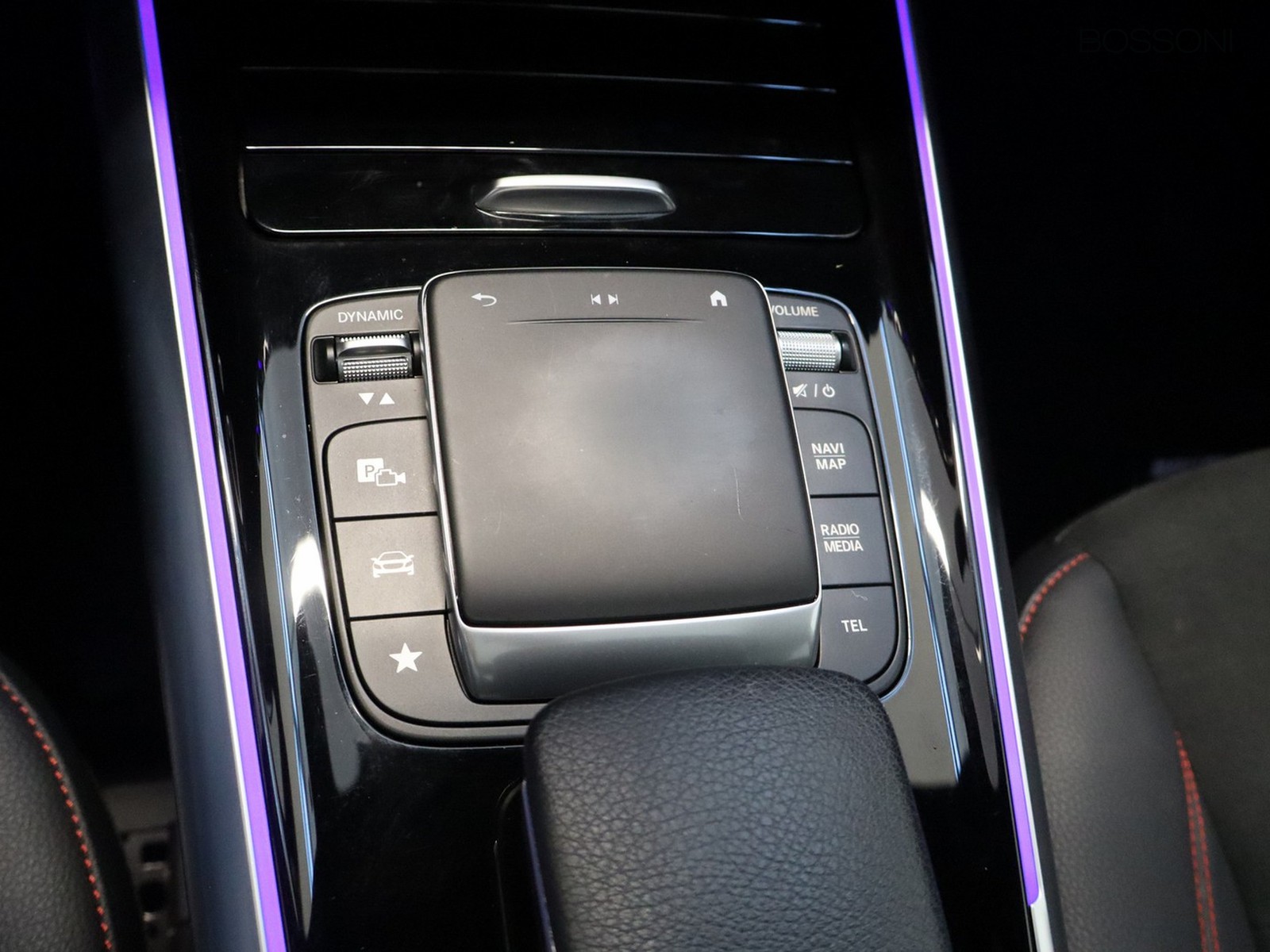 14 - Mercedes GLA 180 d premium 8g-dct