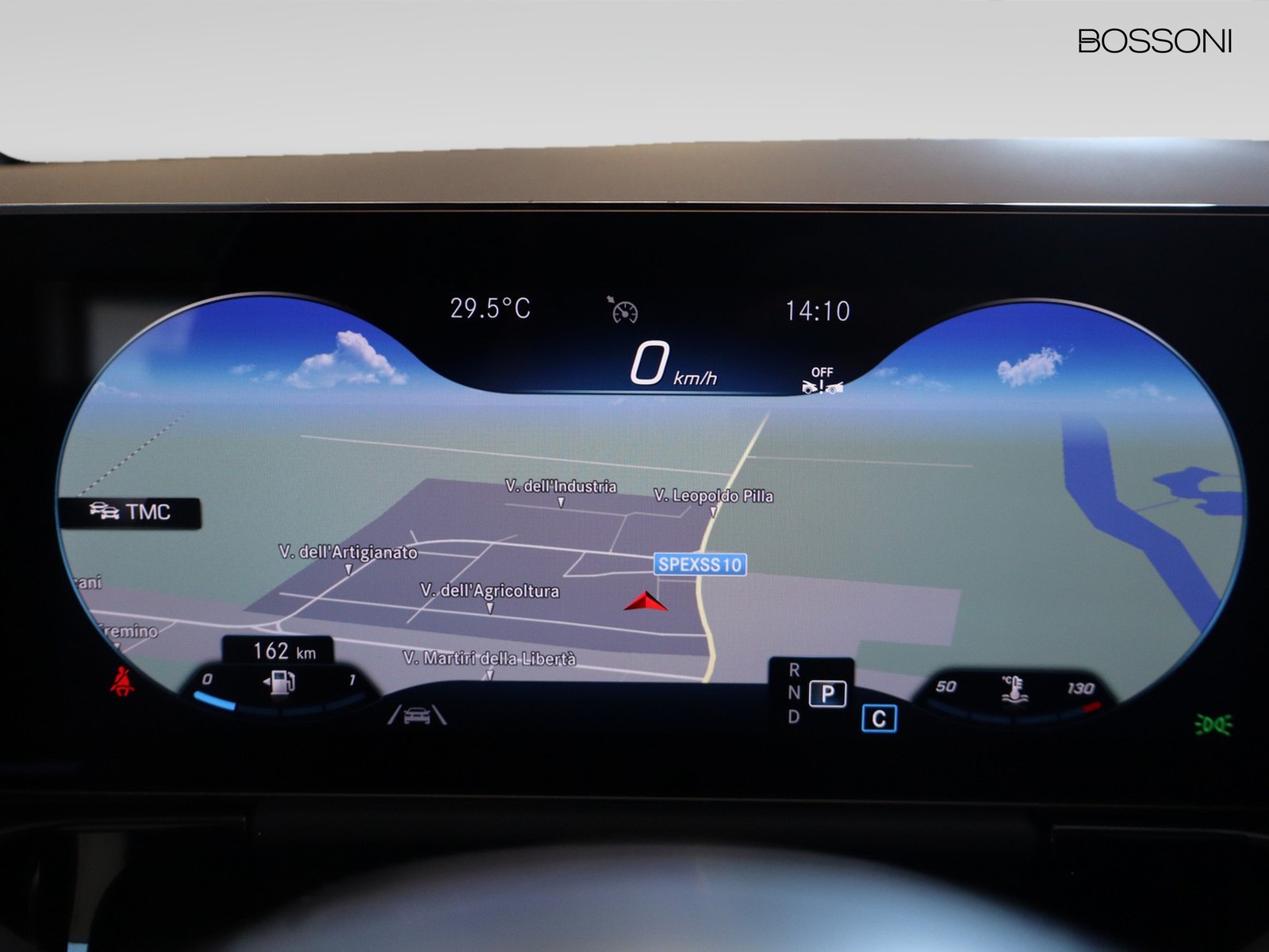 16 - Mercedes GLA 180 d premium 8g-dct