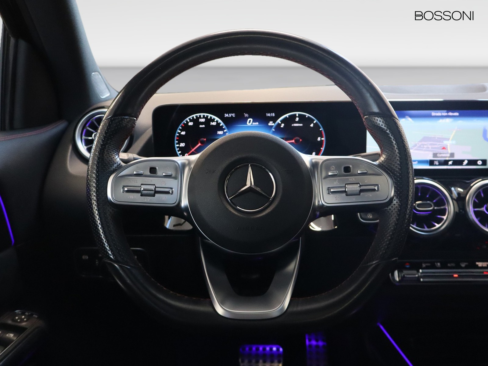 17 - Mercedes GLA 180 d premium 8g-dct