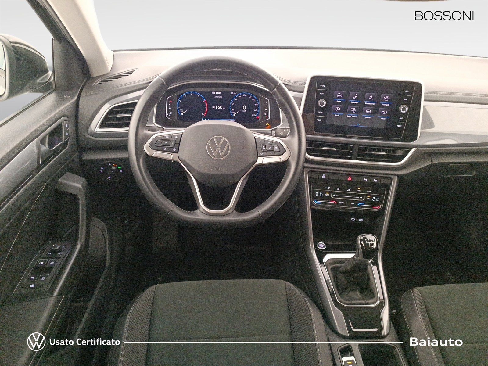 8 - Volkswagen T-Roc 1.0 tsi 110cv style