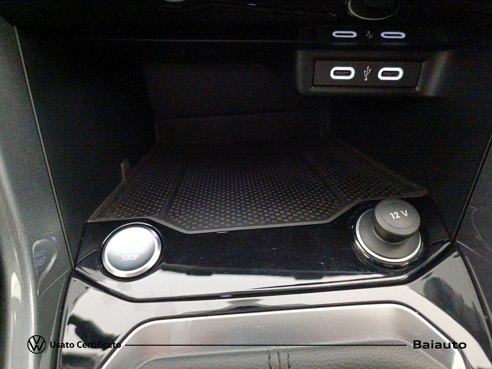 12 - Volkswagen T-Roc 1.0 tsi 110cv style