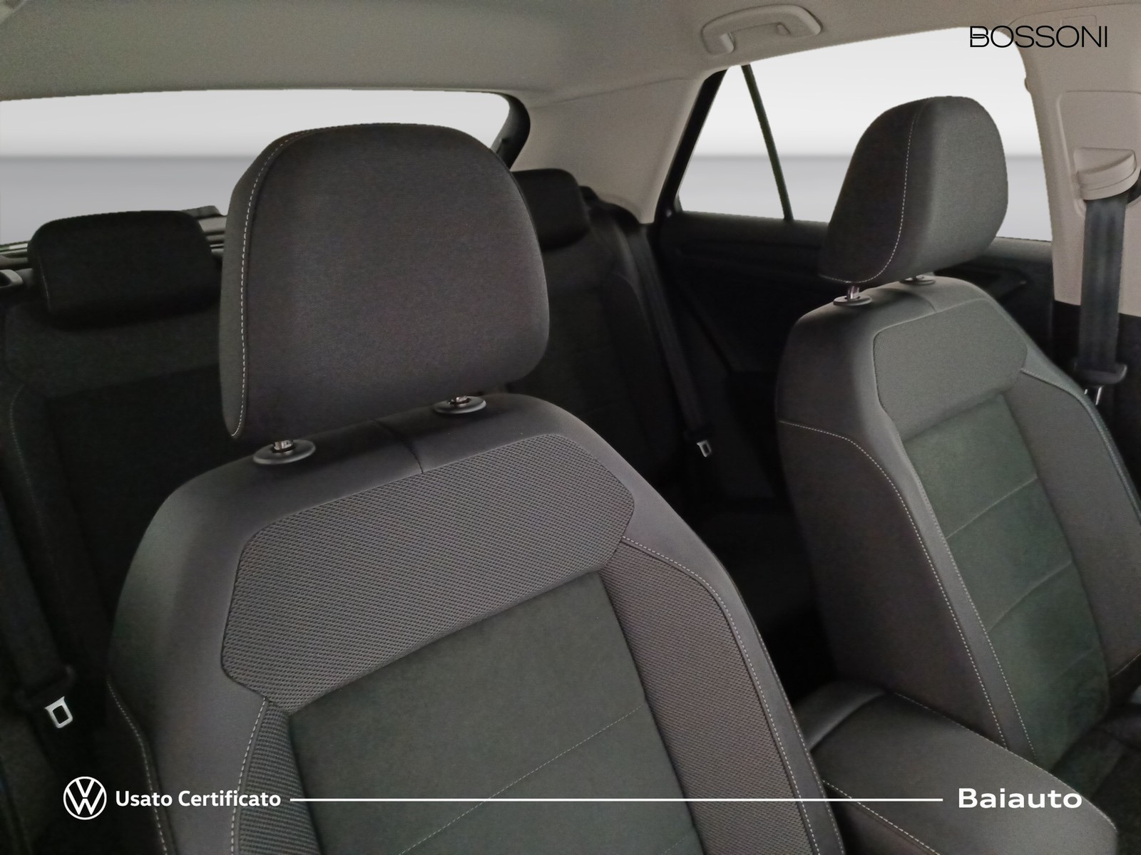 22 - Volkswagen T-Roc 1.0 tsi 110cv style