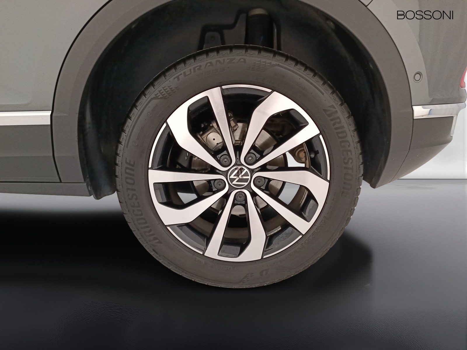 26 - Volkswagen T-Roc 1.0 tsi 110cv style