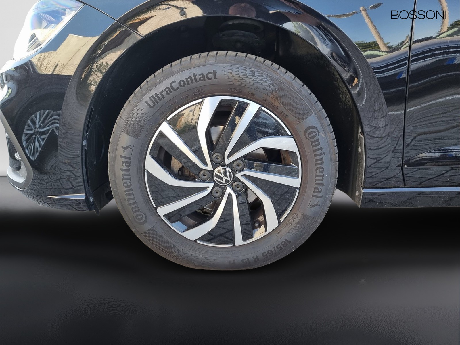 5 - Volkswagen Polo 1.0 tsi 95cv life