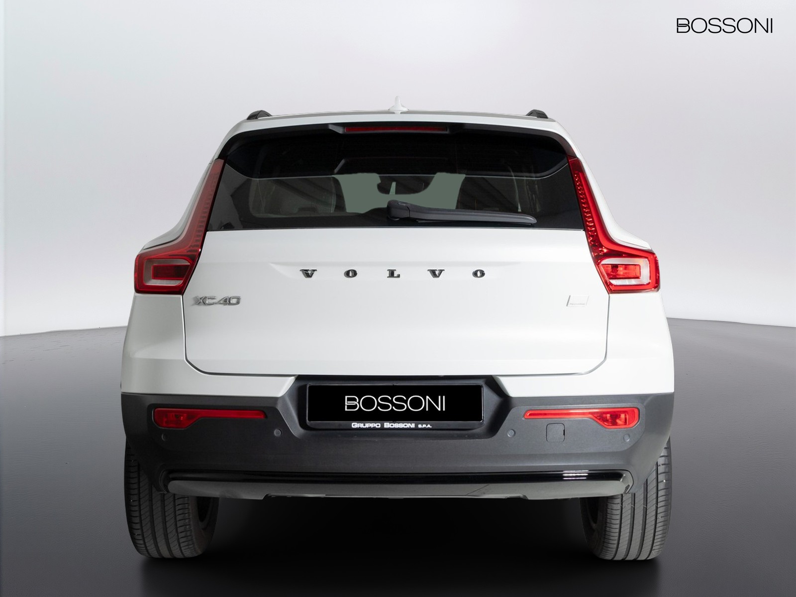 9 - Volvo XC40 1.5 t4 recharge plug-in-hybrid plus dark automatico