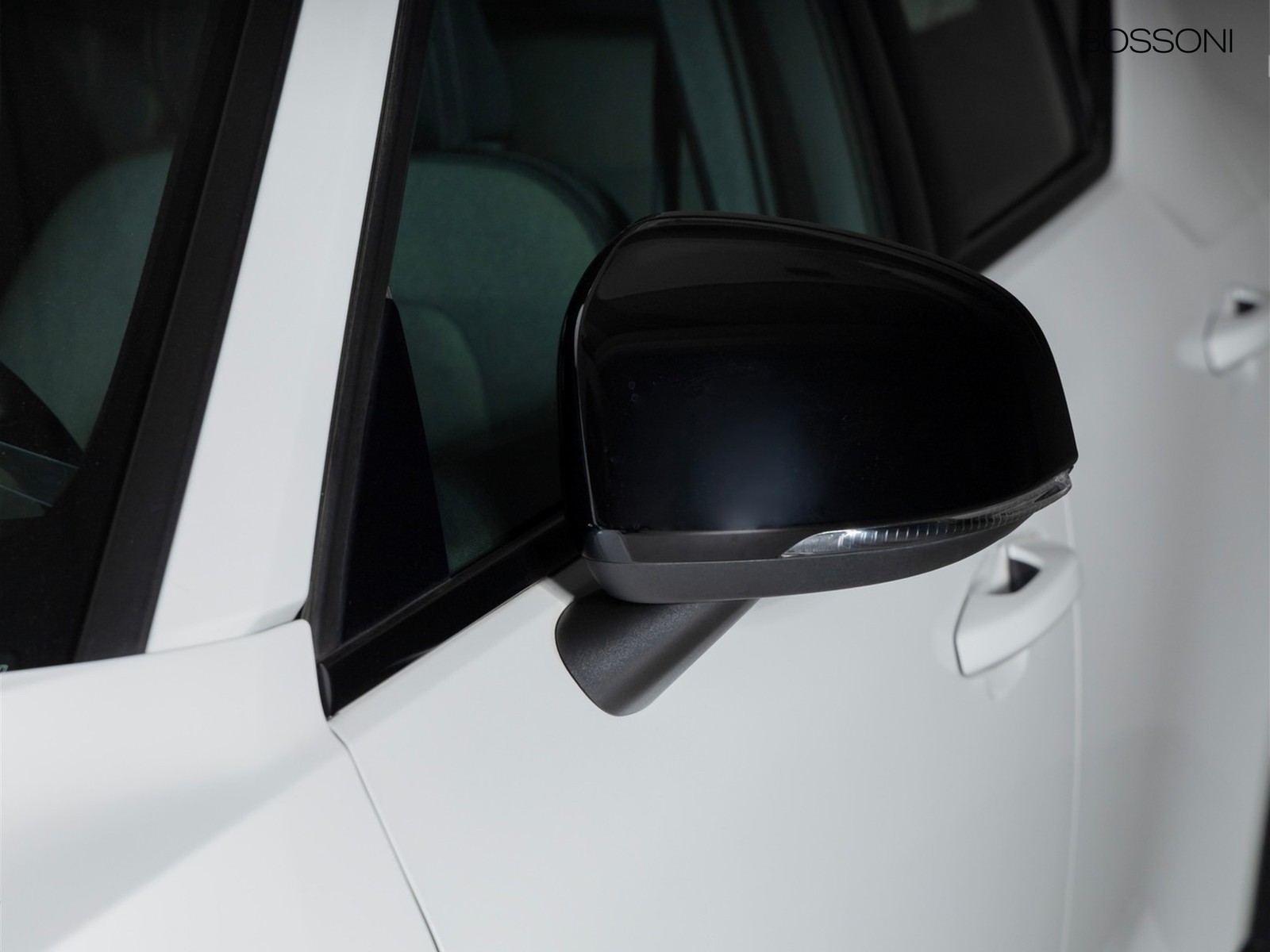 15 - Volvo XC40 1.5 t4 recharge plug-in-hybrid plus dark automatico