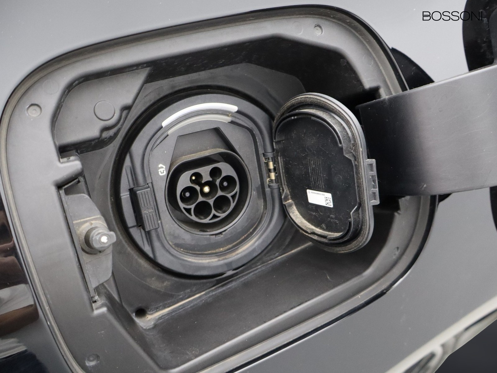18 - Mercedes CLA coupe 250 e plug-in-hybrid amg line advanced plus 8g-dct