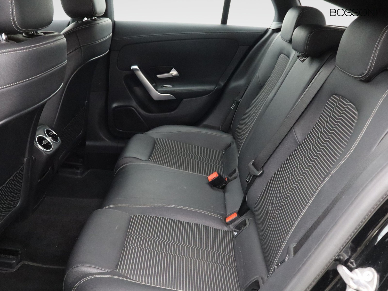 8 - Mercedes CLA shooting brake 200 d sport 8g-dct