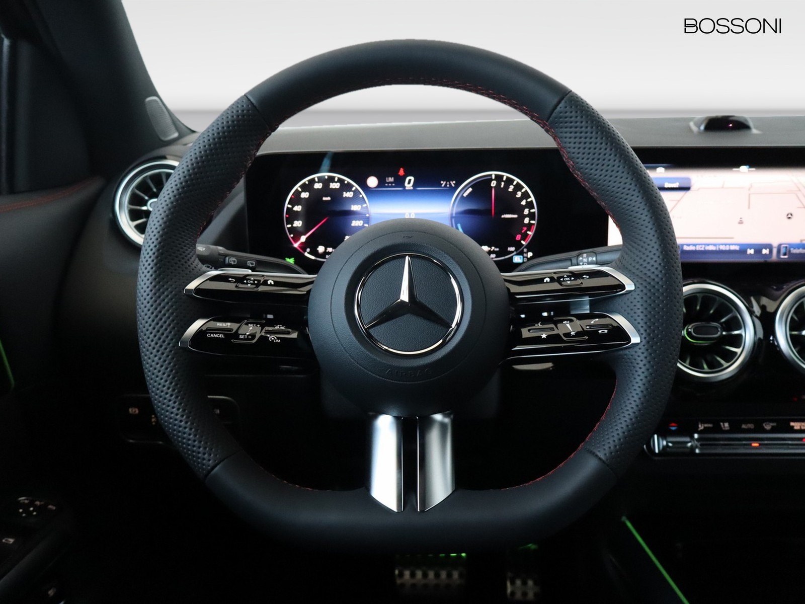 17 - Mercedes GLA 250 e plug-in-hybrid amg line extra 8g-dct