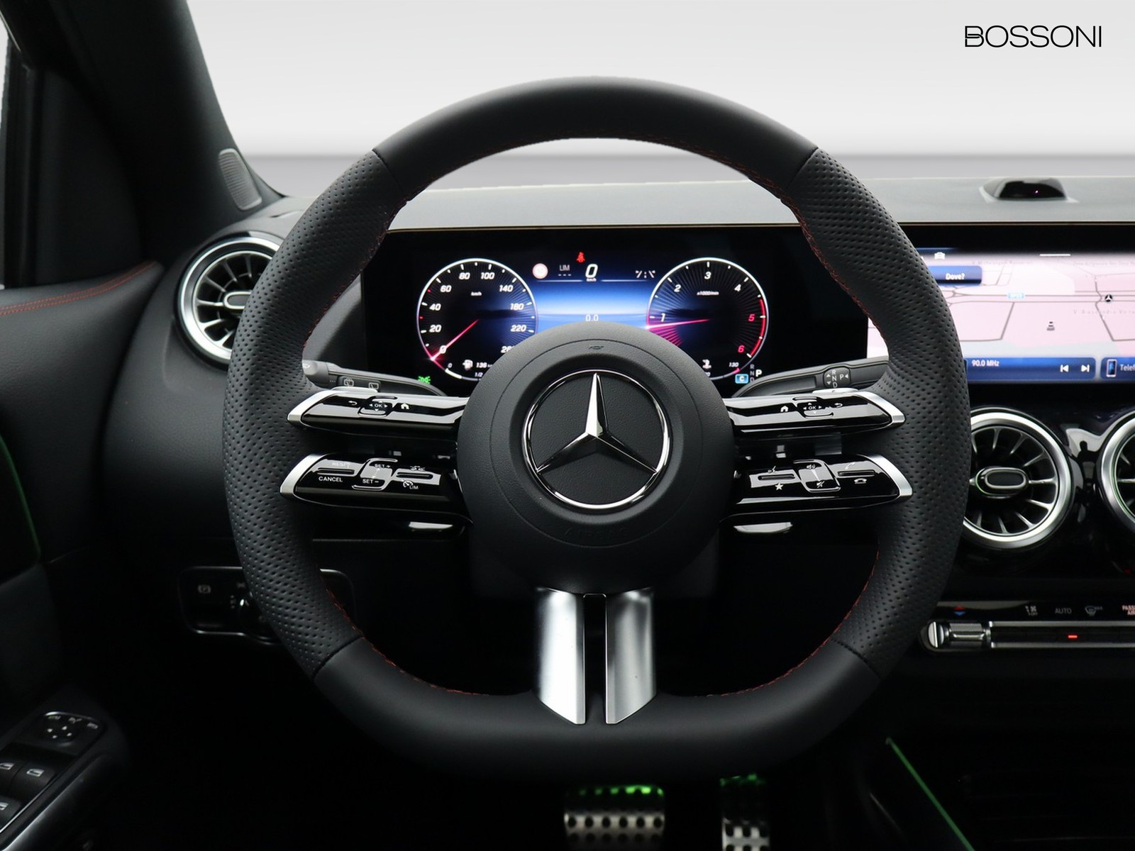 17 - Mercedes GLA 200 d amg line extra 8g-dct
