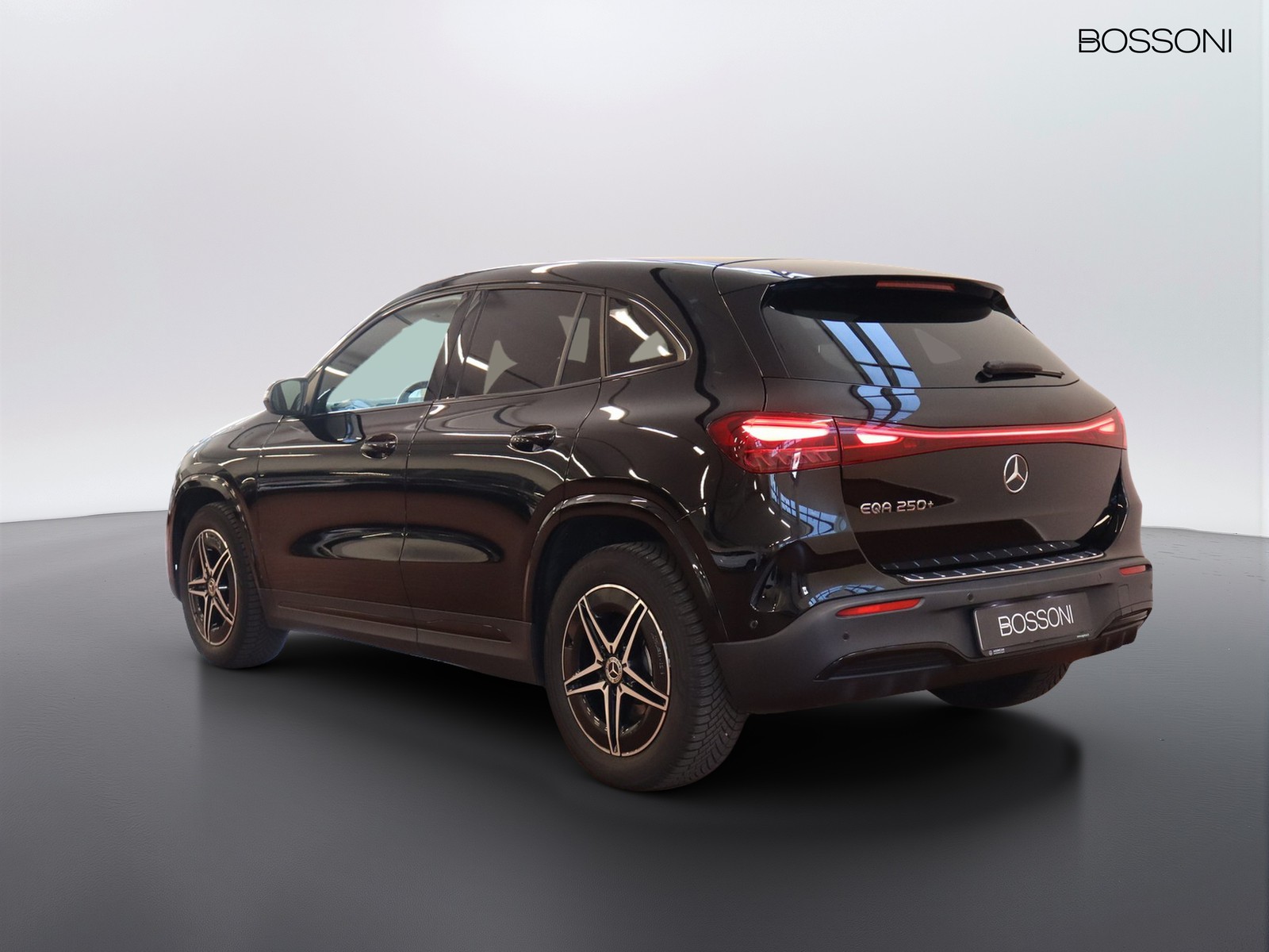 5 - Mercedes EQA 250+ amg line advanced