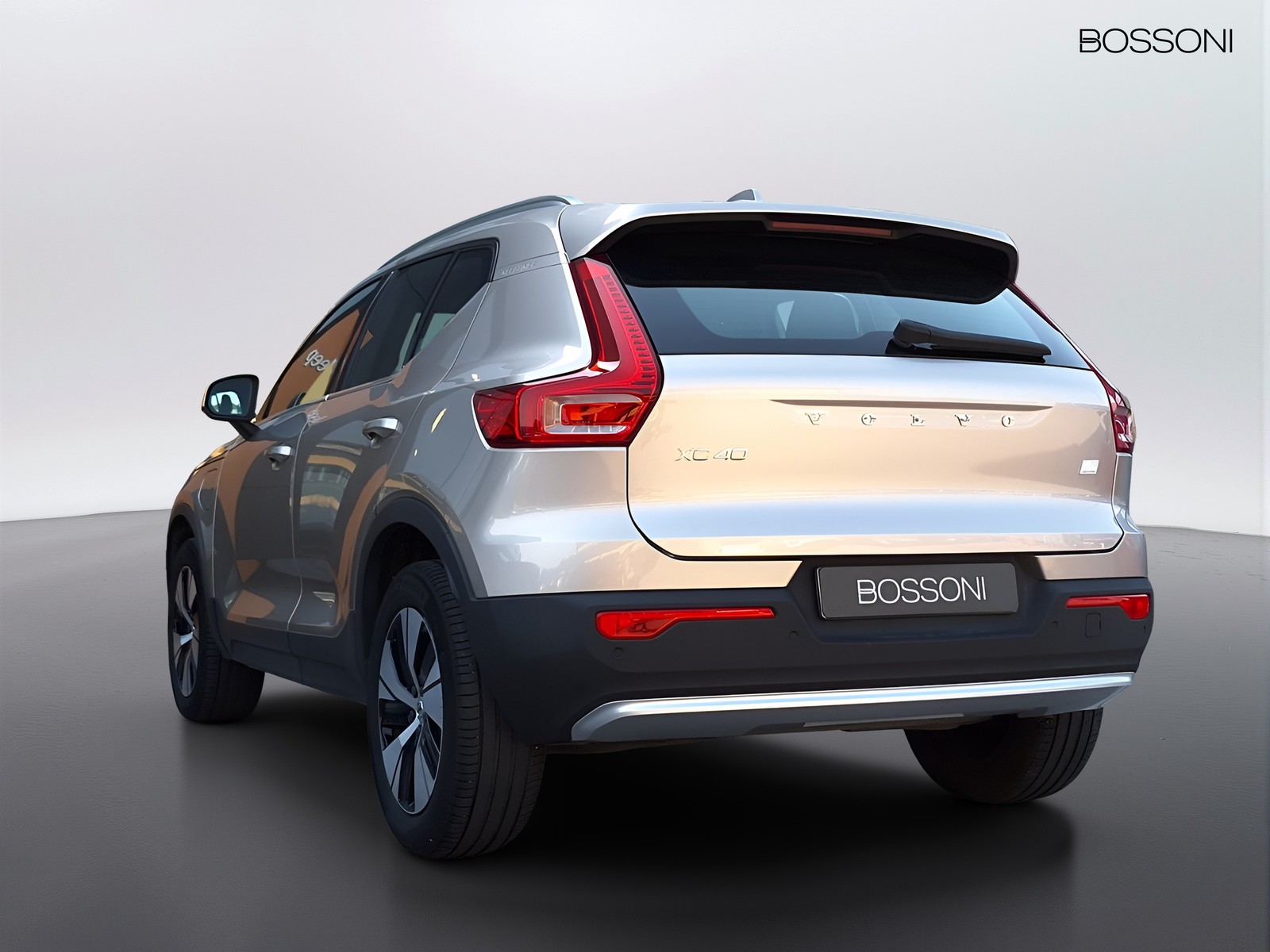 8 - Volvo XC40 1.5 t5 recharge plug-in-hybrid core automatico