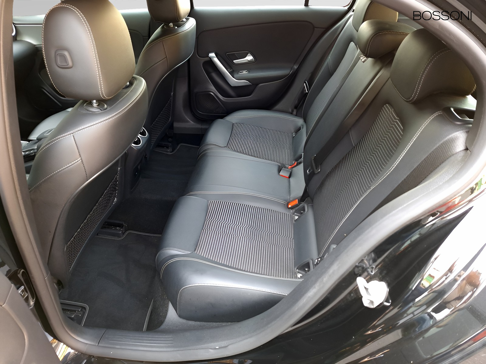 12 - Mercedes Classe A 180 d sport