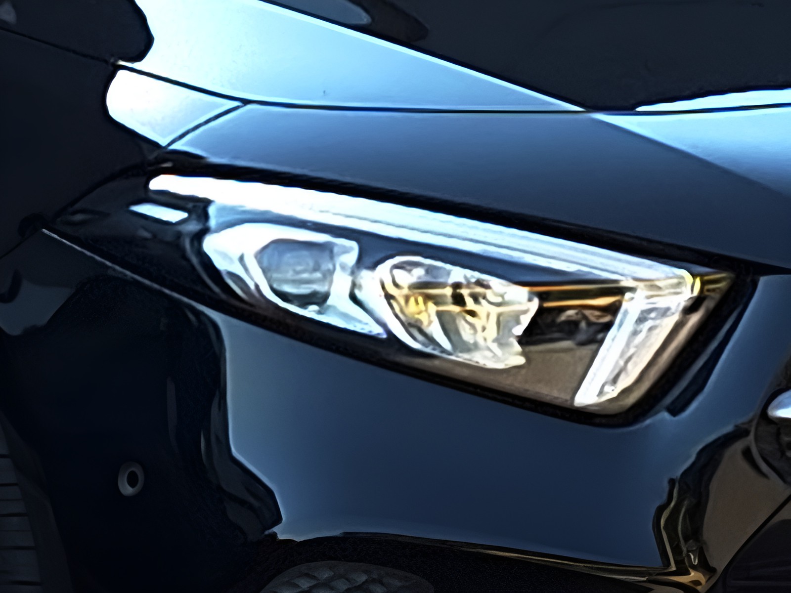 14 - Mercedes Classe A 180 d sport
