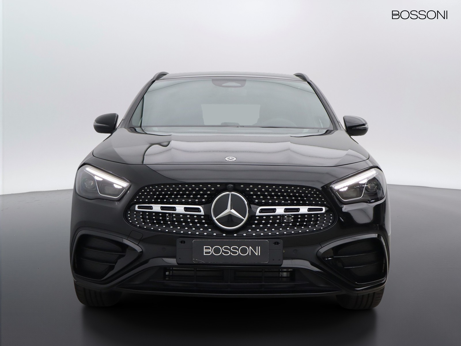 2 - Mercedes GLA 220 d amg line premium 4matic 8g-dct