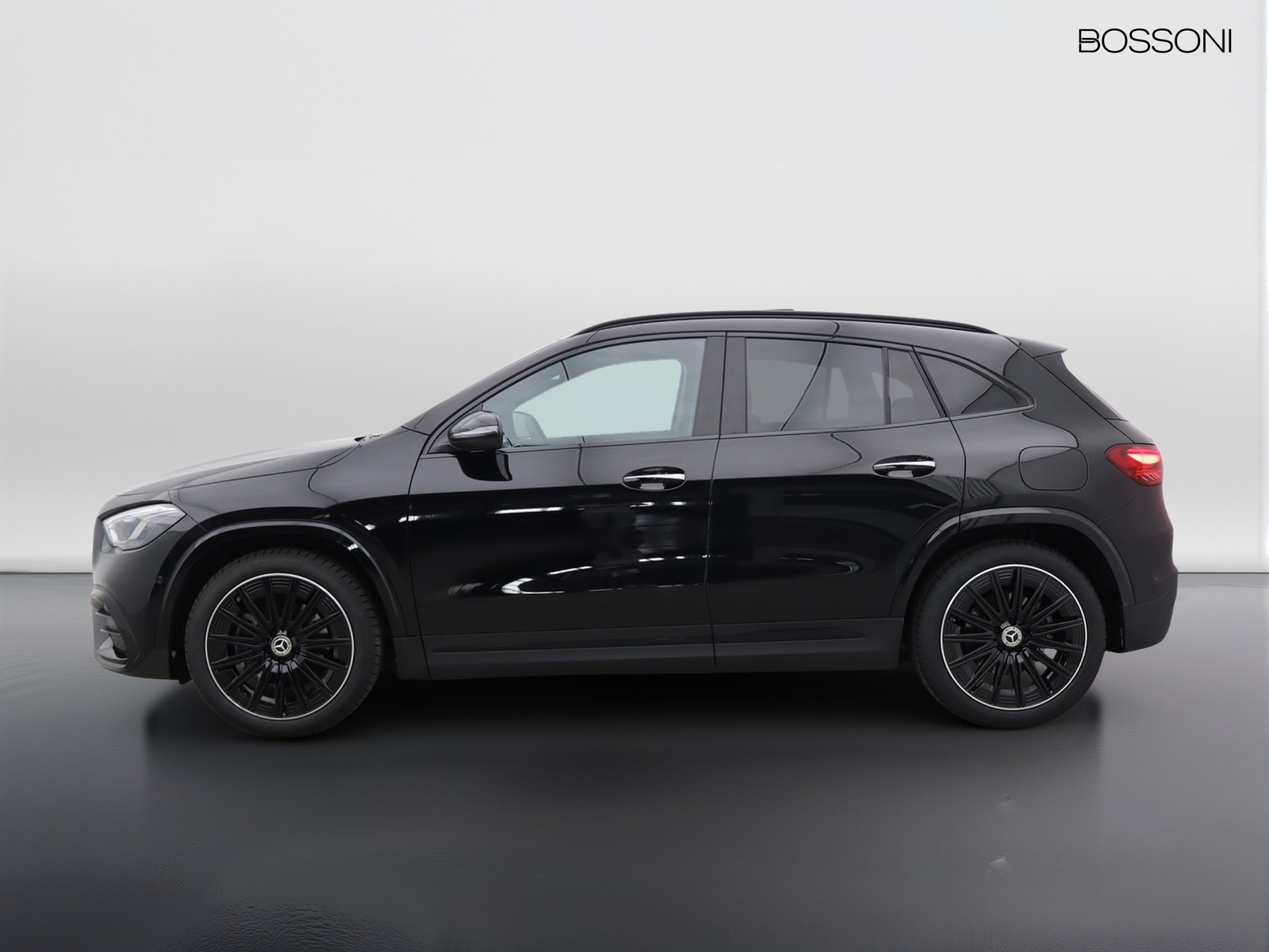 3 - Mercedes GLA 220 d amg line premium 4matic 8g-dct